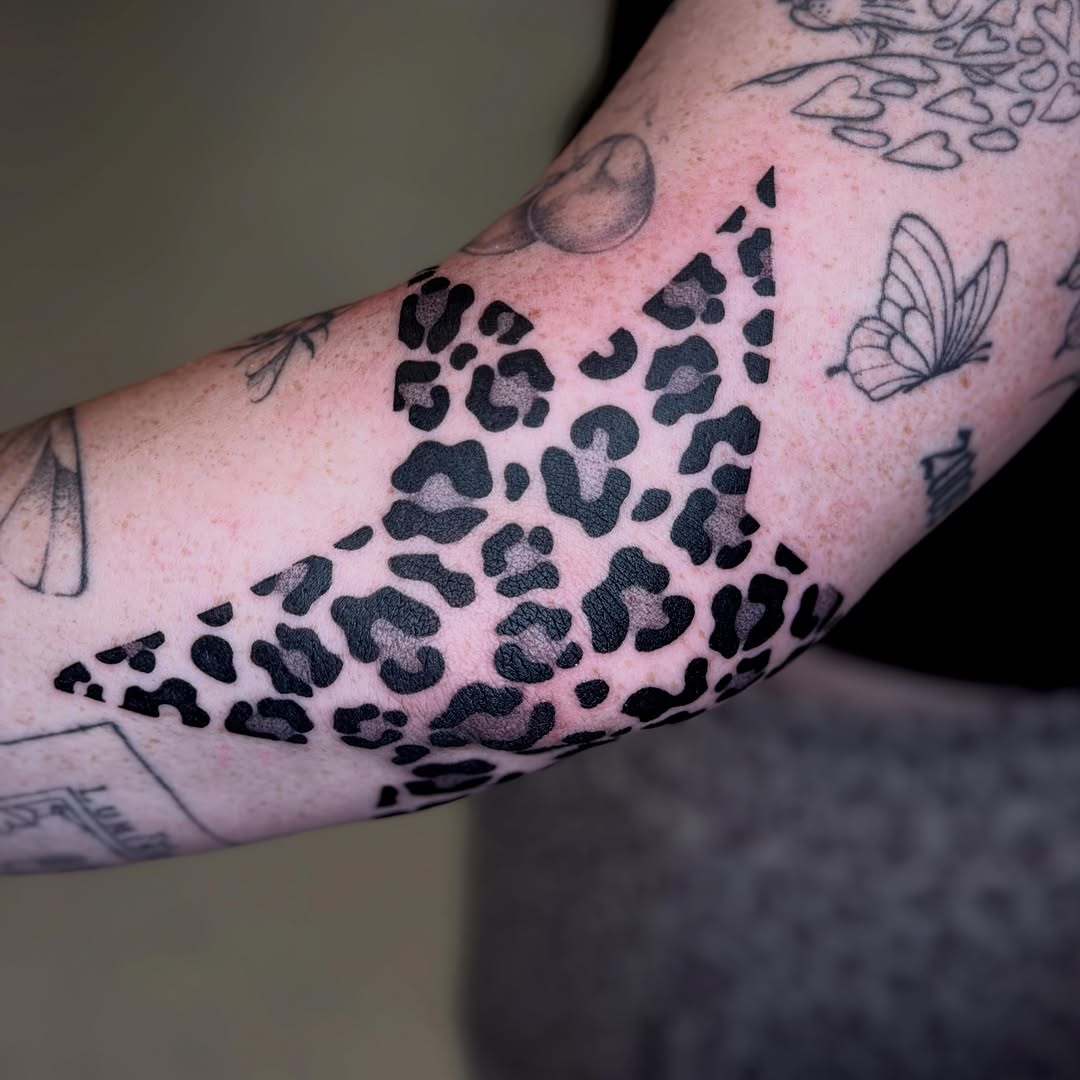 Tattoo by @gimilt.tattoos — blackwork, black_and_grey