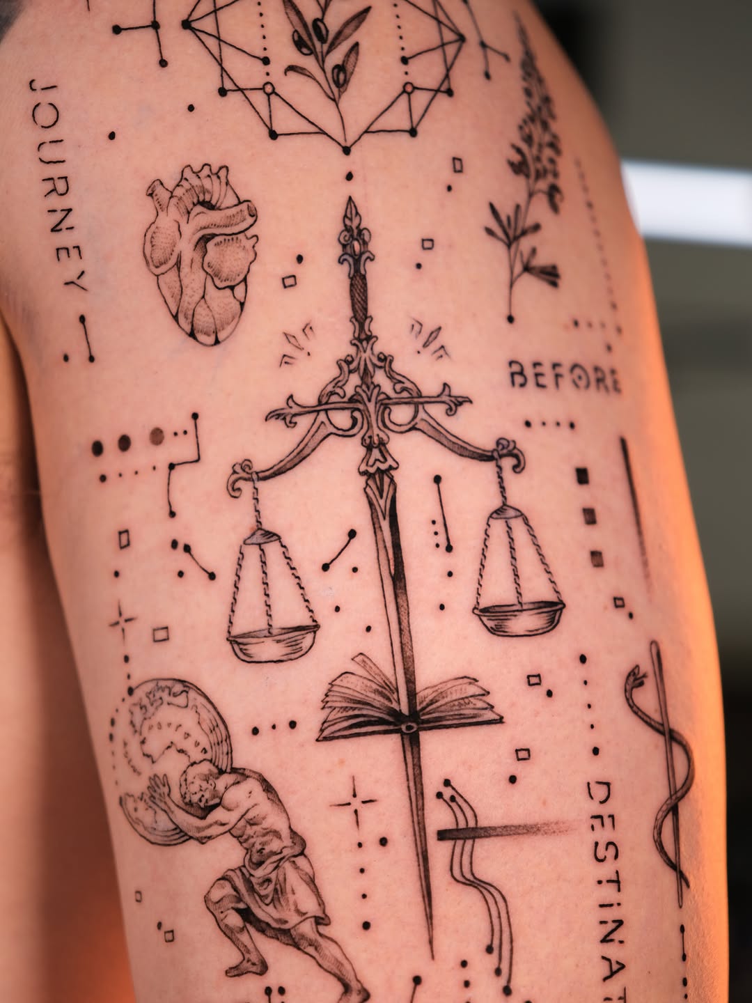 Sketch tattoo on the thigh by Tattoo Miami π