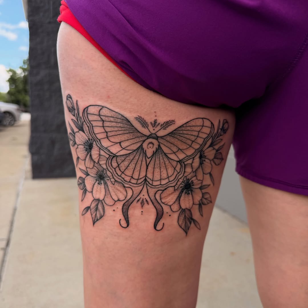 Tattoo by @ericarose_tattoos β fine_line, dotwork