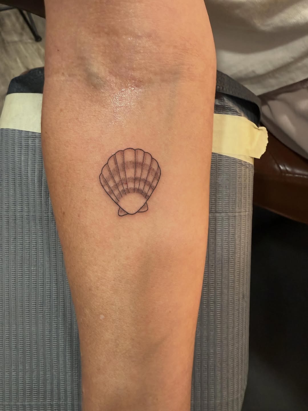 Tattoo by @honeysucktattoo — fine_line, minimalist
