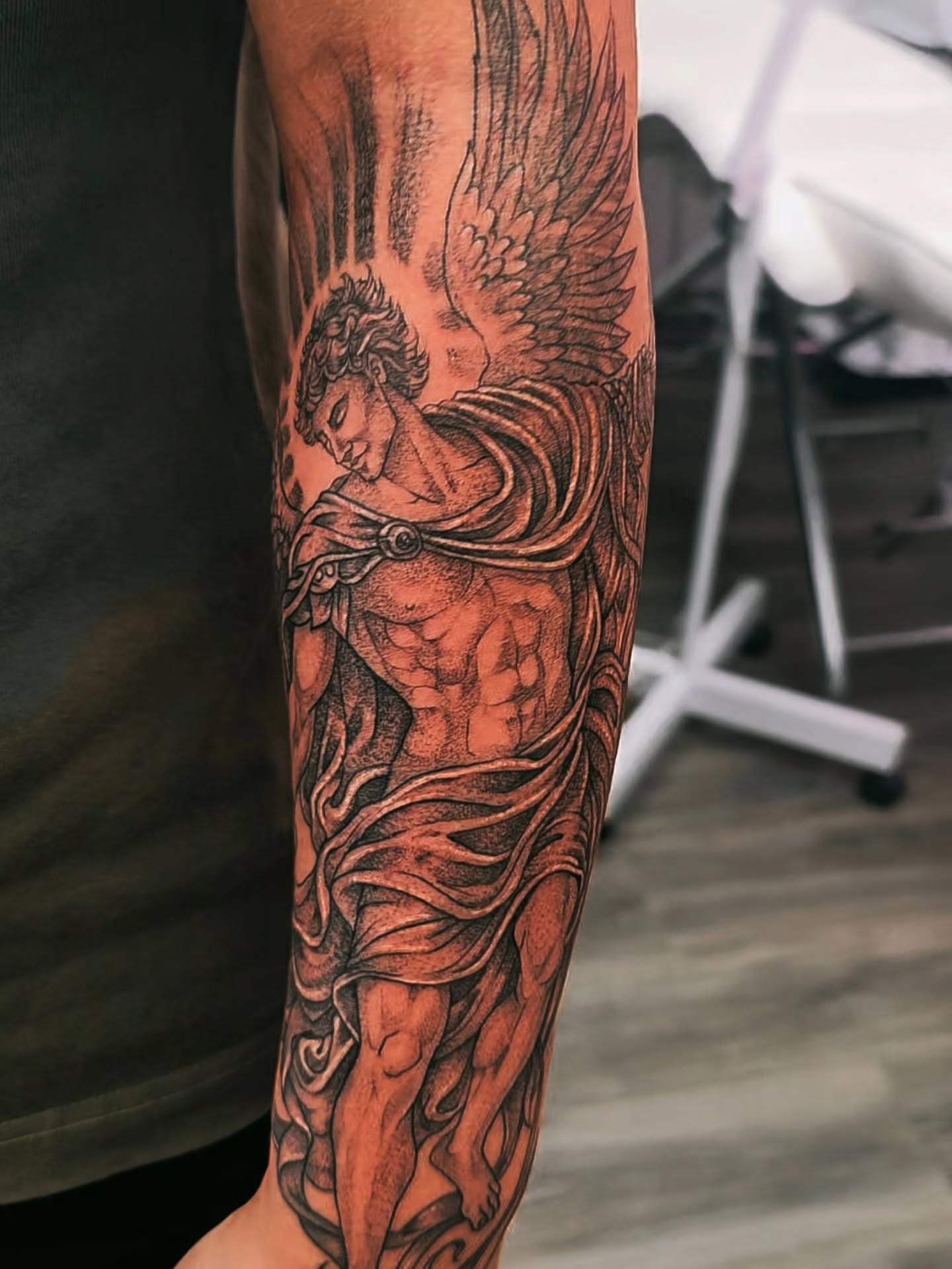 Tattoo by @robby_patiu — realism, dotwork