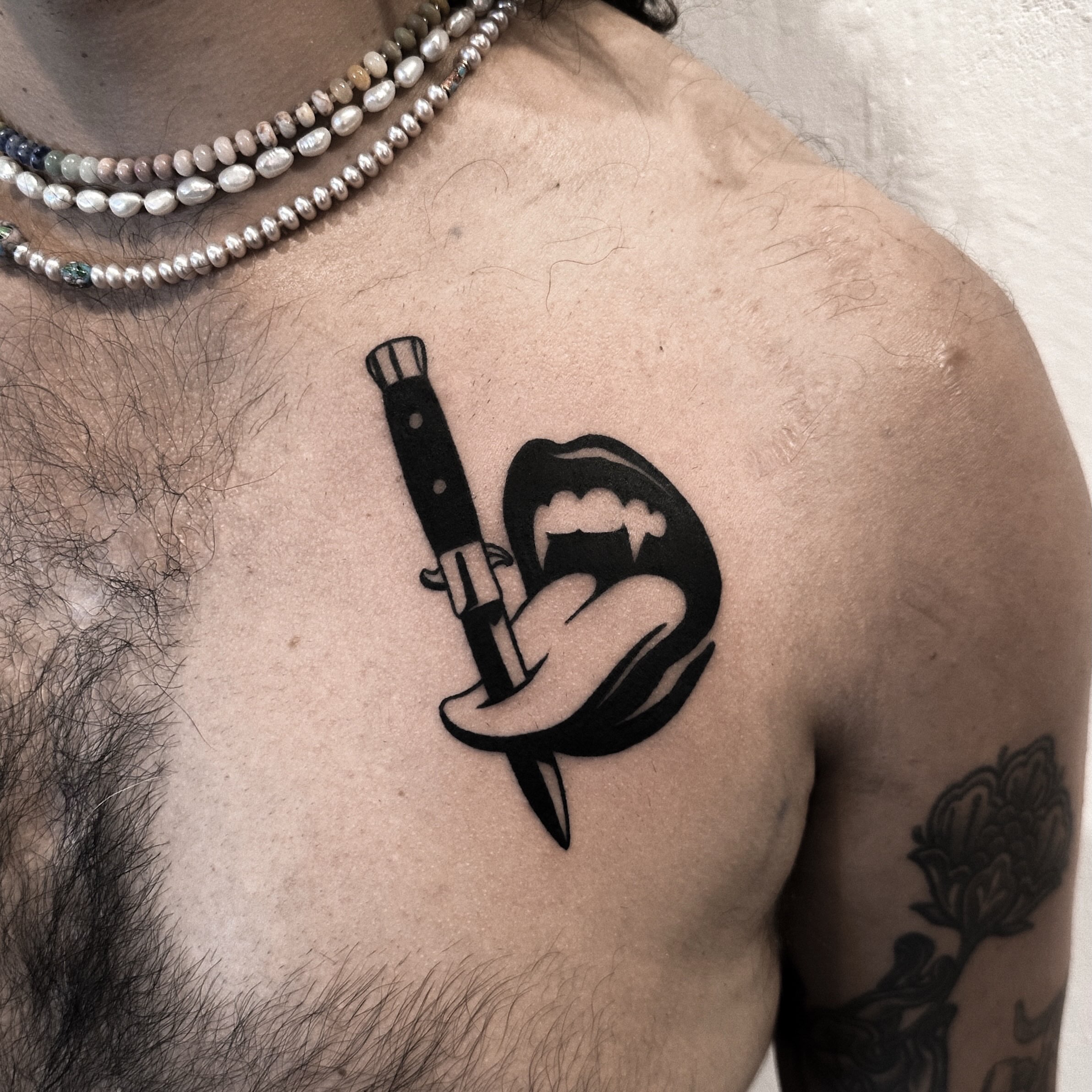 Tattoo by @beirxtt — black_and_grey