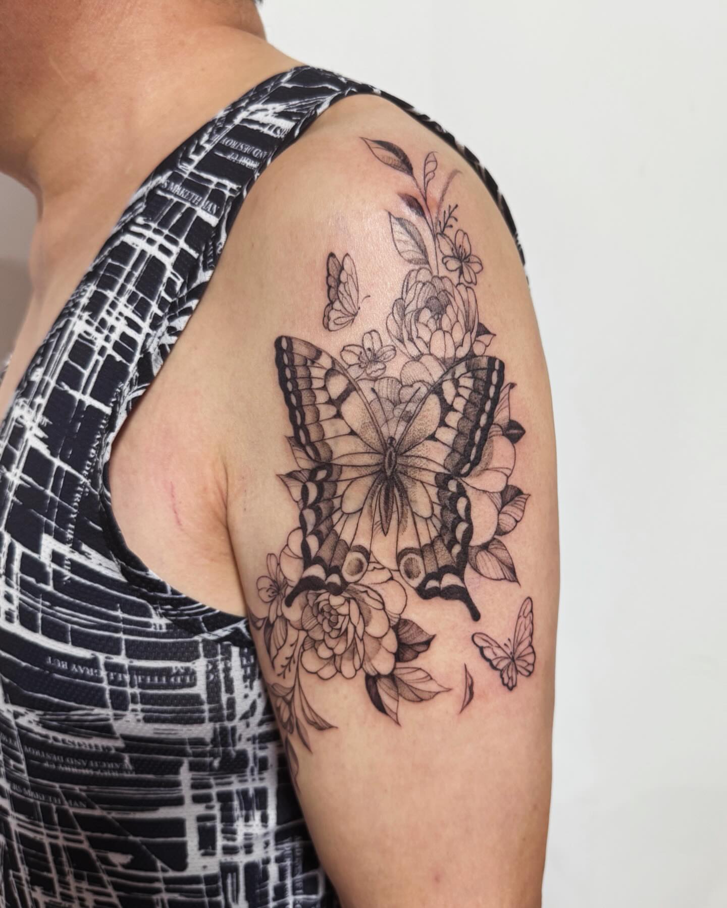 Tattoo by @meongtatt — black_and_grey