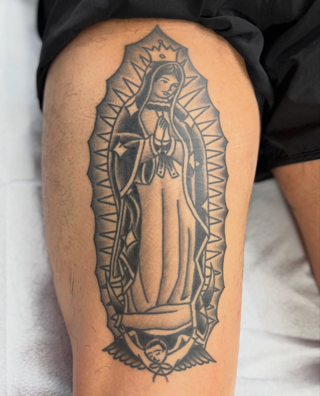 Tattoo by @dreperalestattoo — american_traditional, blackwork
