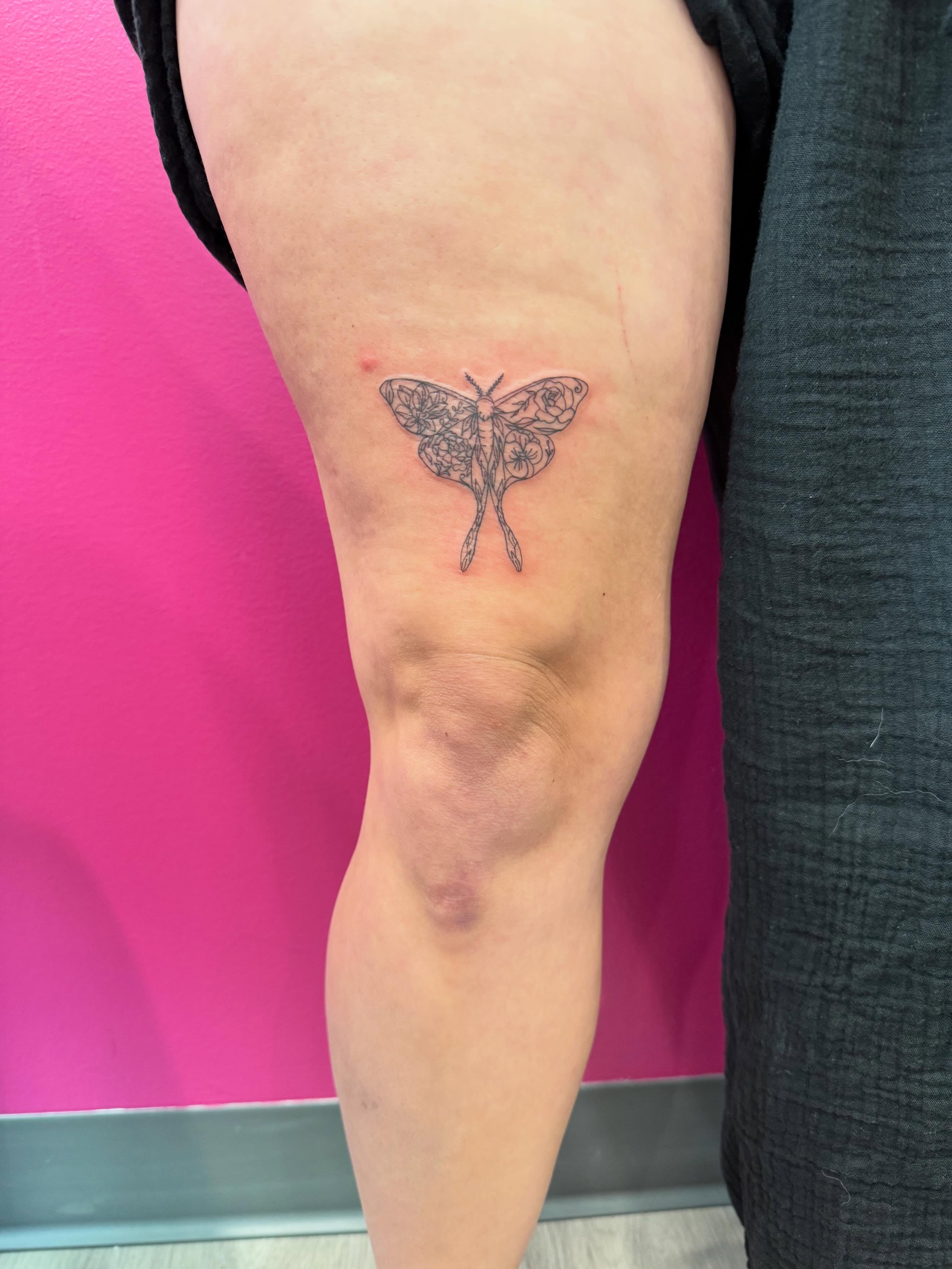 Tattoo by @pinkhousetattoo β black_and_grey