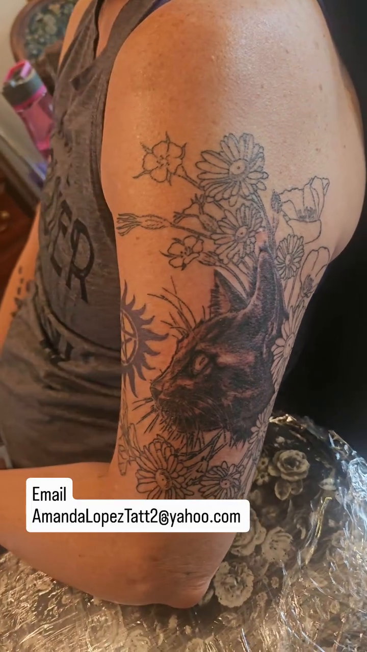 Tattoo by @amandalopeztatt2 — realism, black_and_grey