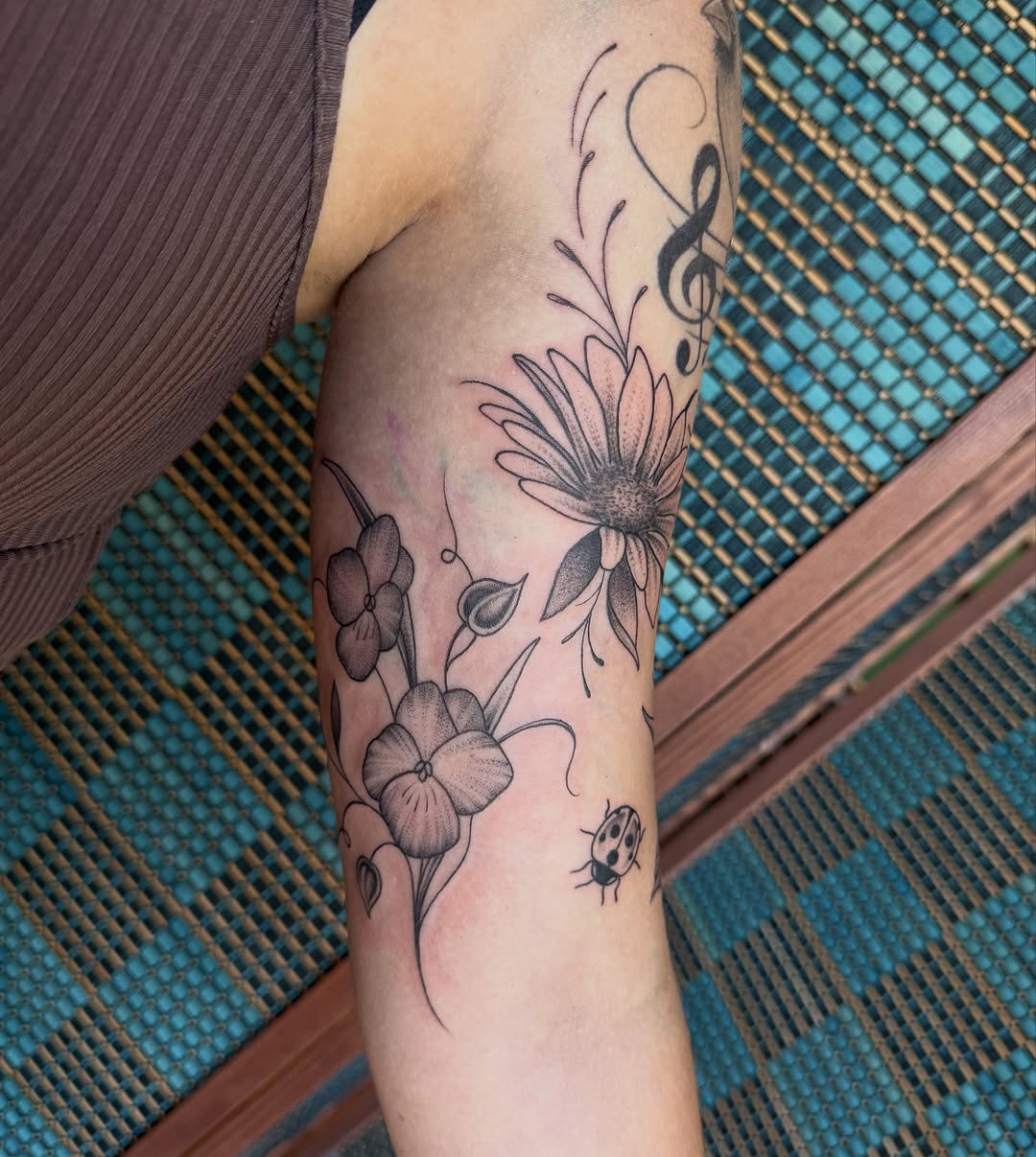 Tattoo by @evamohrman — fine_line, dotwork