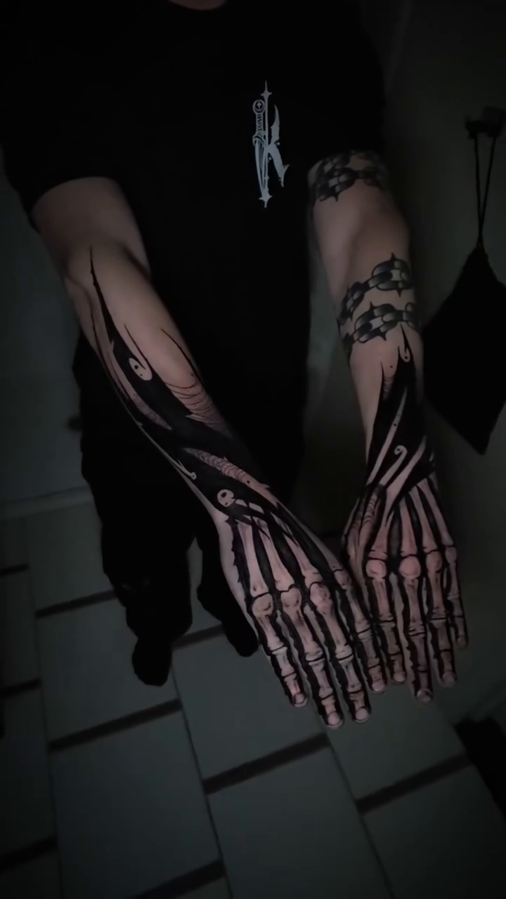 Tattoo by @kelseylorrae β blackwork, realism