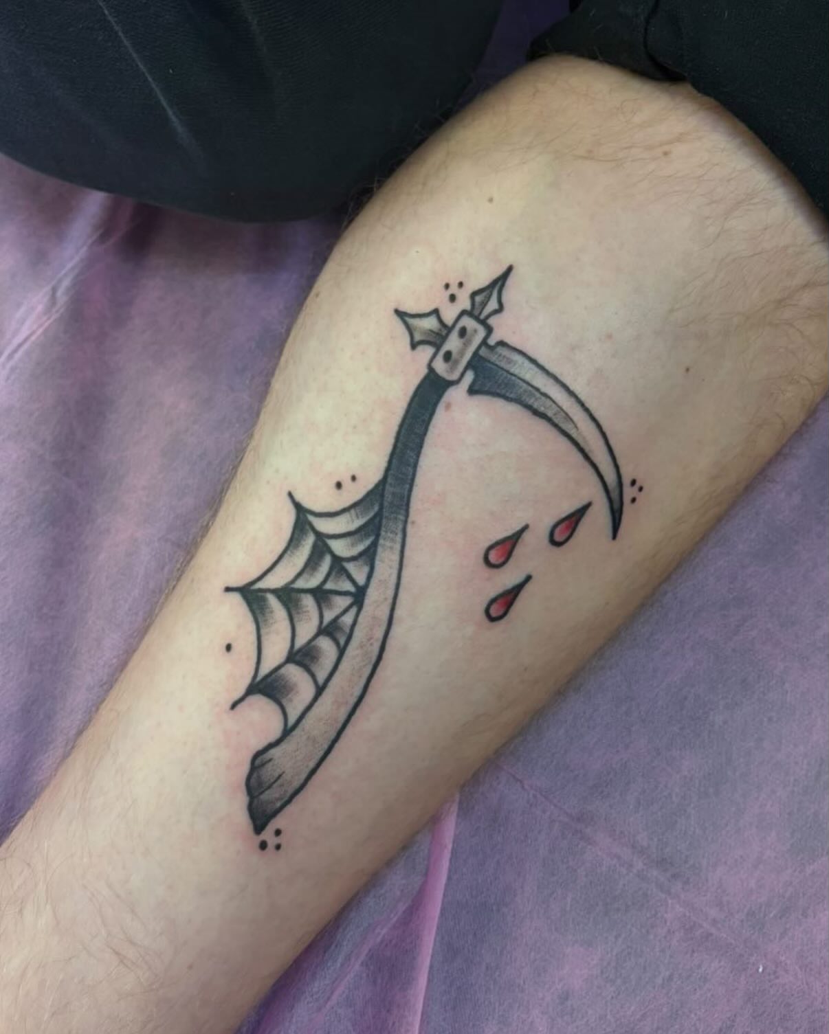 Tattoo by @raven.without.wings — black_and_grey