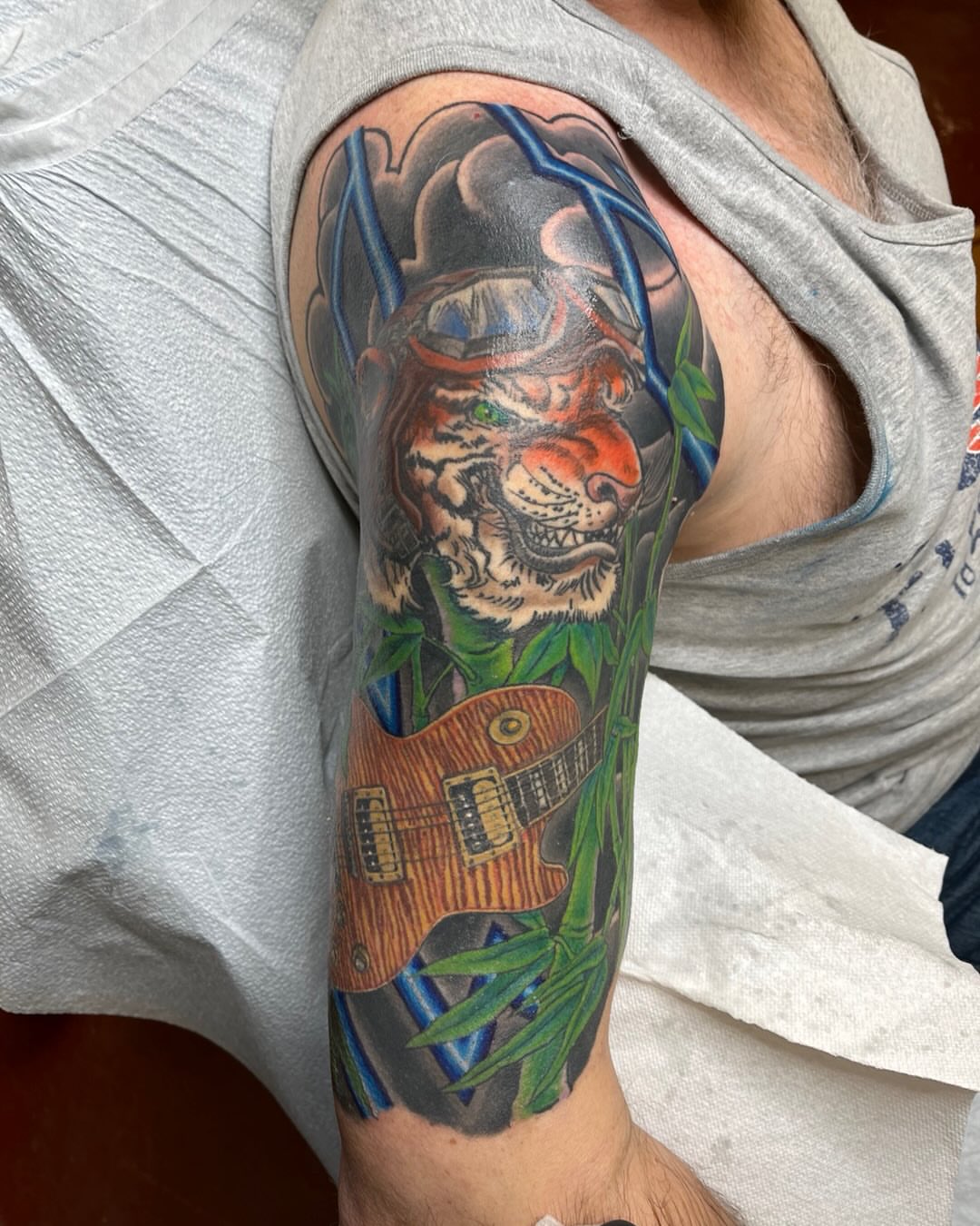 Tattoo by @vectordoe — realism, dotwork