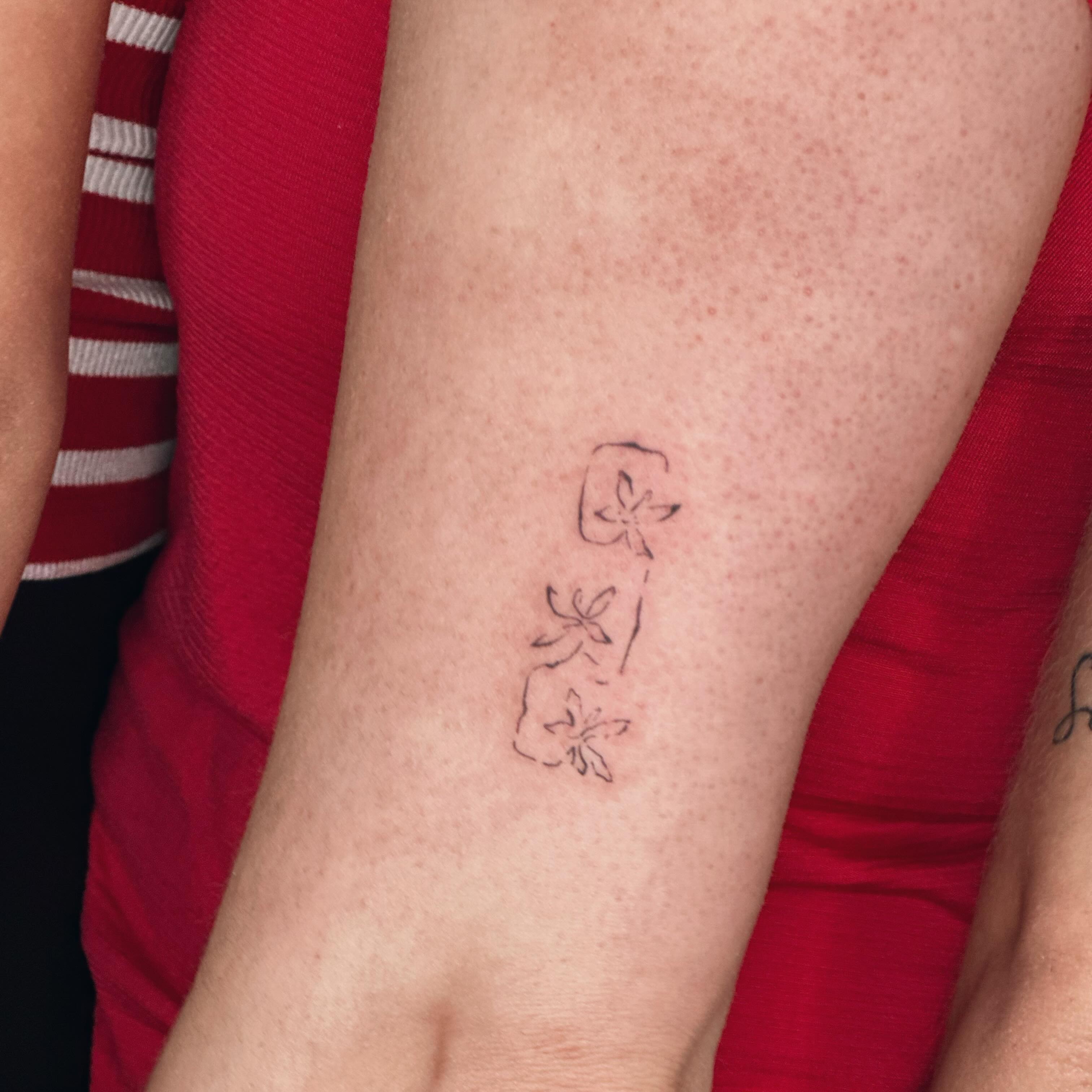 Tattoo by @livlaughtats — fine_line