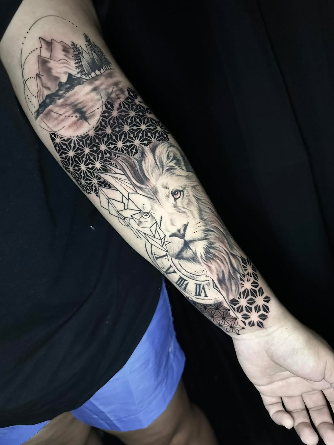Ornamental tattoo on the forearm by Stephen Degracia