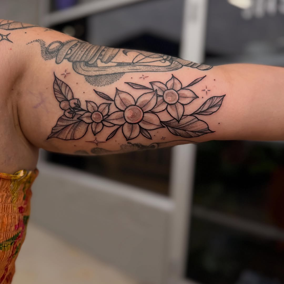 Tattoo by @ericarose_tattoos β fine_line, dotwork