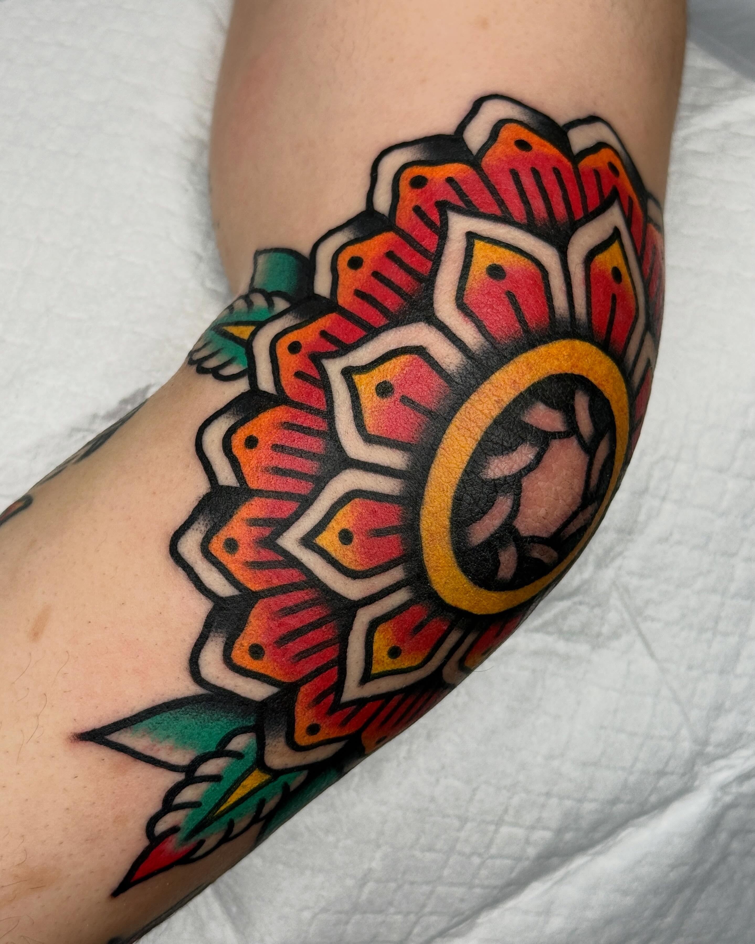 Mandala American traditional tattoo on the forearm by 올드스쿨타투 블랙스쿨타투 부천타투 알로
