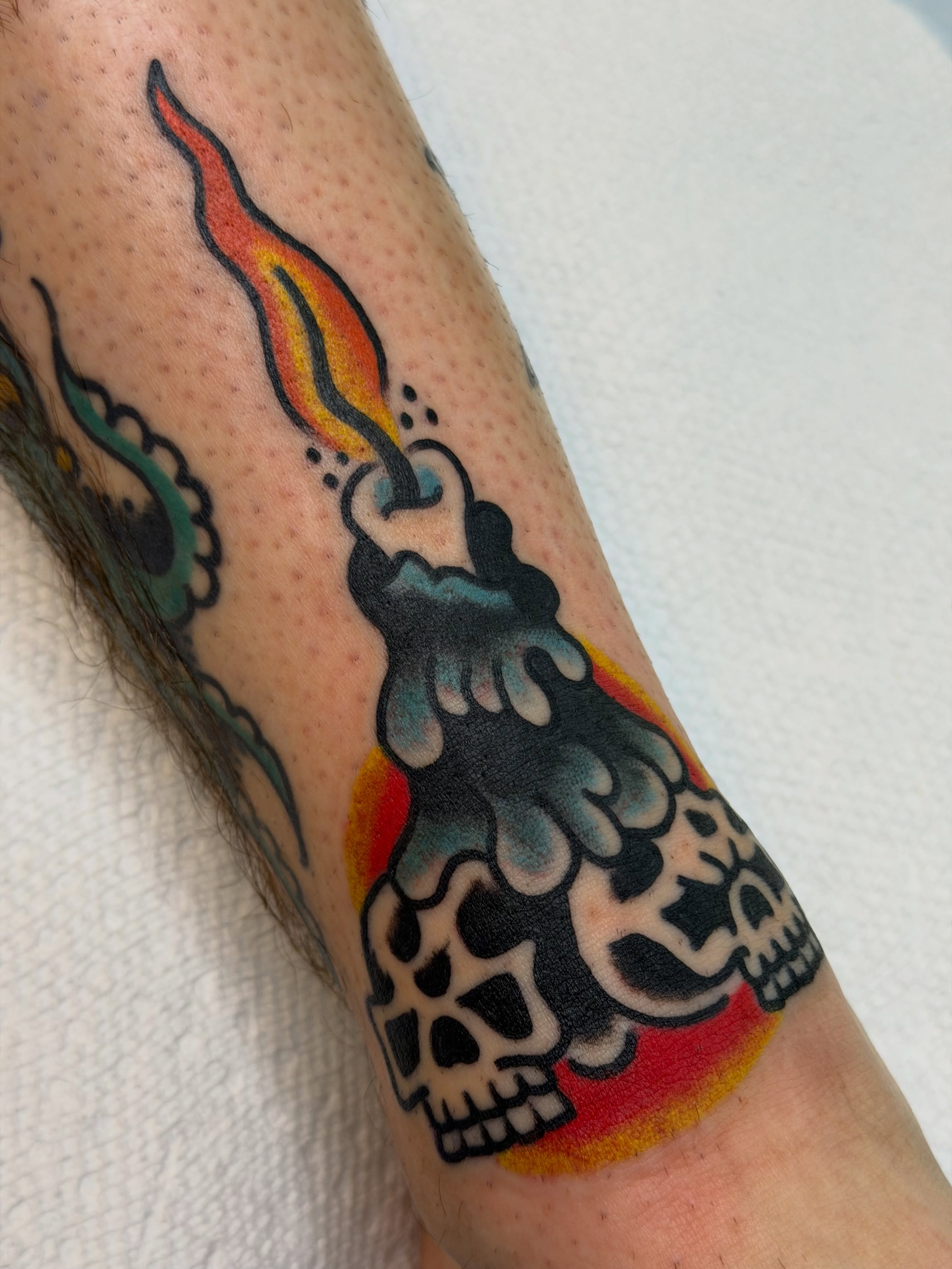 Candle and skull American traditional tattoo on the forearm by 🌈KNOXVILLE’S FAVORITE TATTOO ARTIST 👽 마법 버섯