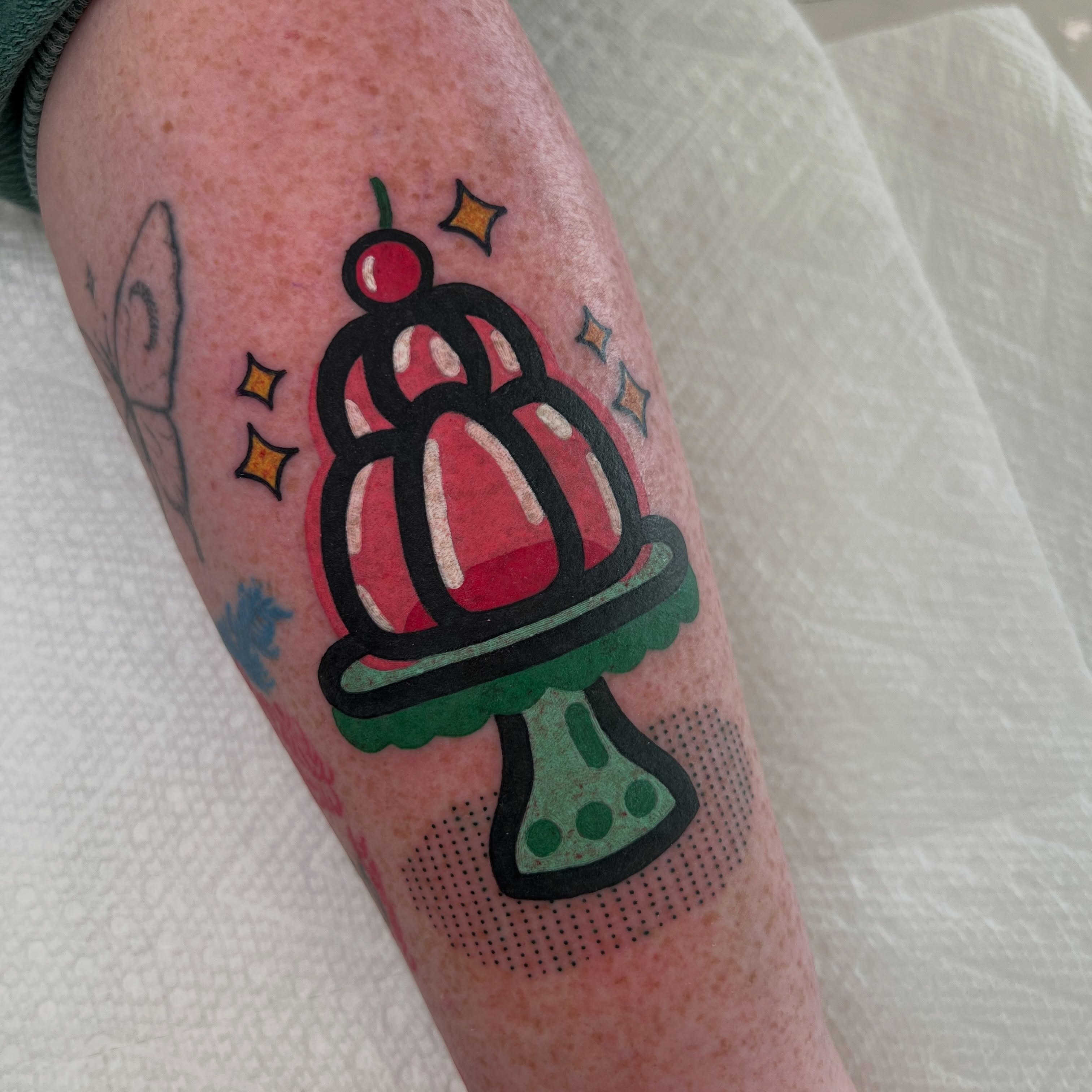 Tattoo by @mbakertattoo โ dotwork