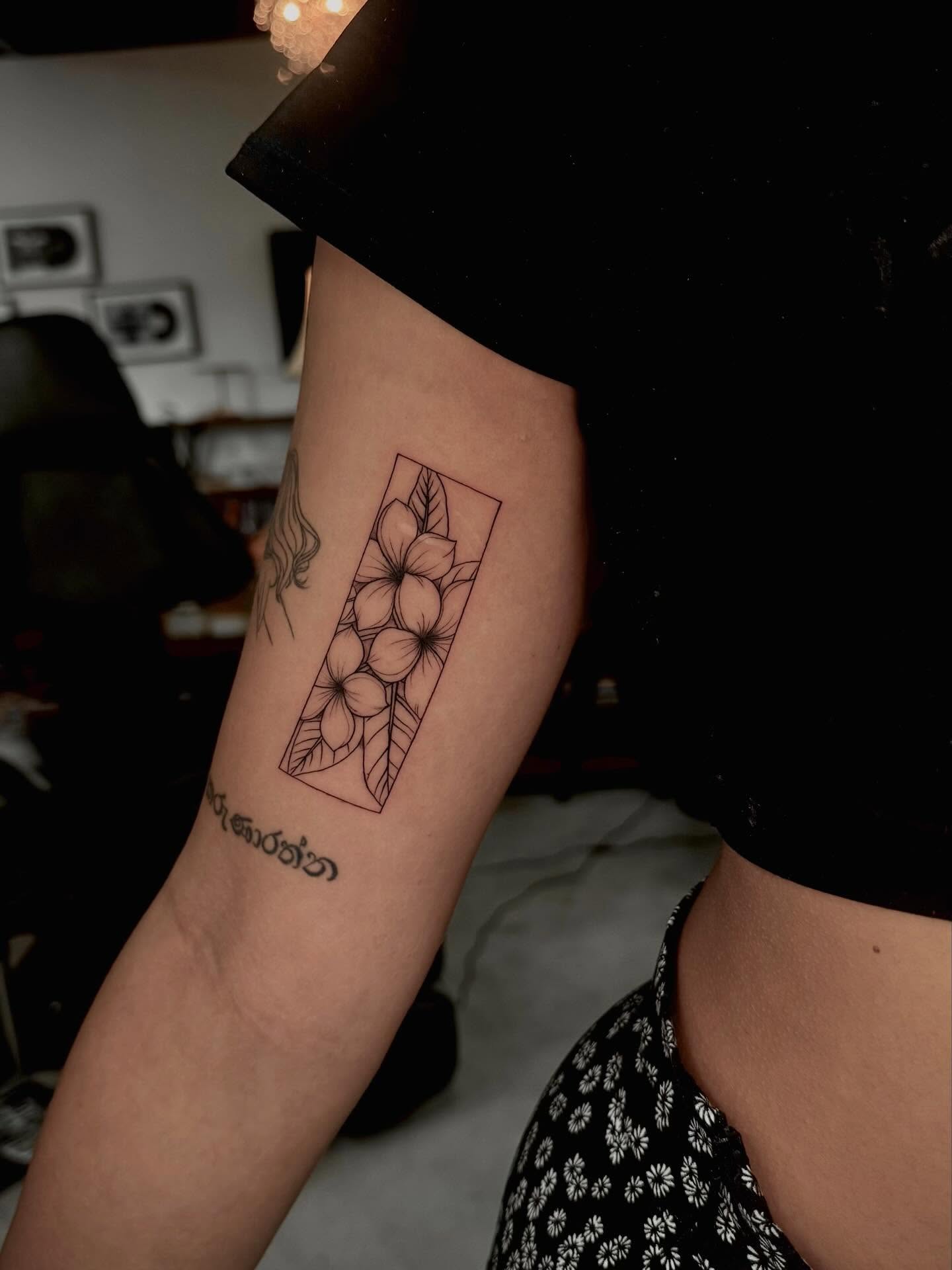 Tattoo by @tattoowithli — geometric