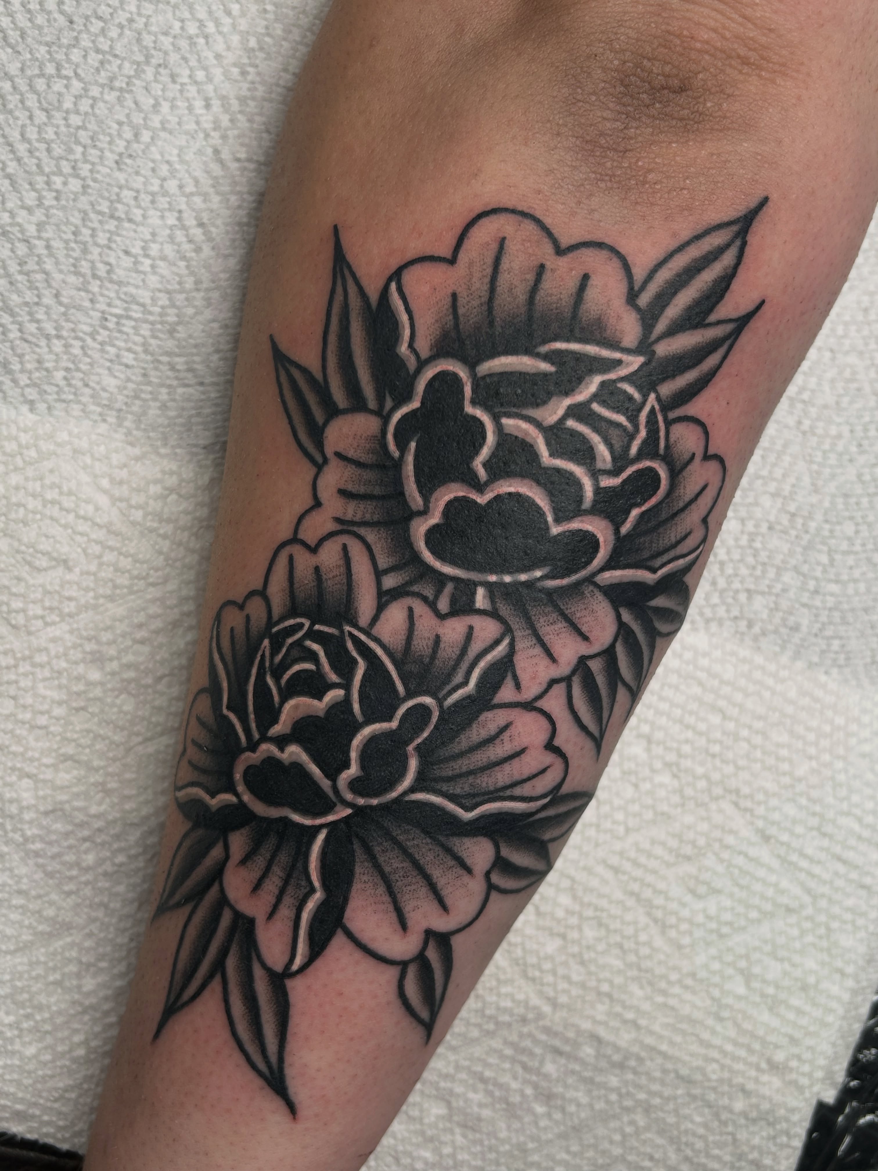 Peony flowers American traditional tattoo on the forearm by ๐๐ข๐ฉ๐๐ซ๐ฆ๐ข ๐๐ฌ๐ซ๐ก๐๐ถ๐ฆ
โจ