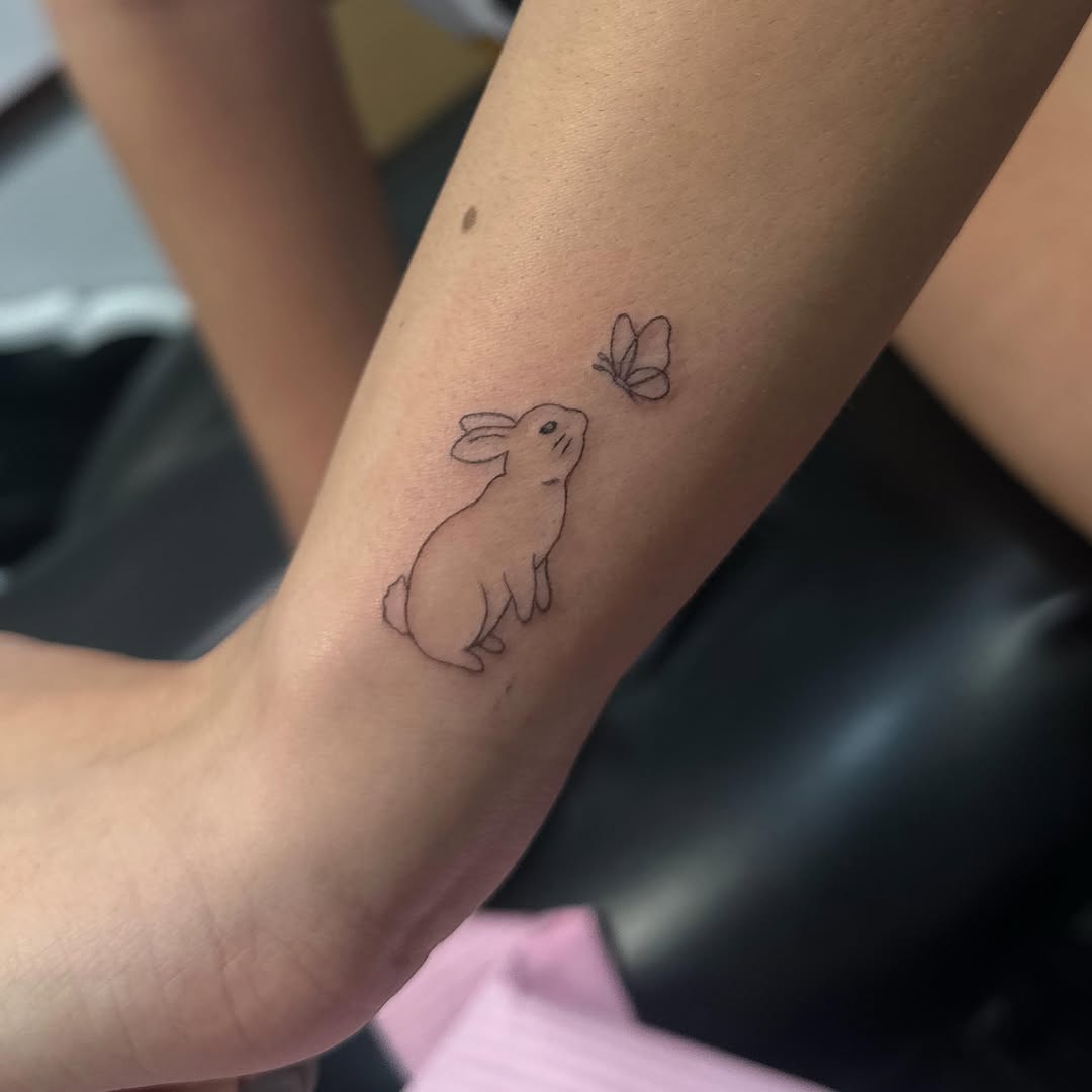 Tattoo by @izabella.tattoos — fine_line, minimalist