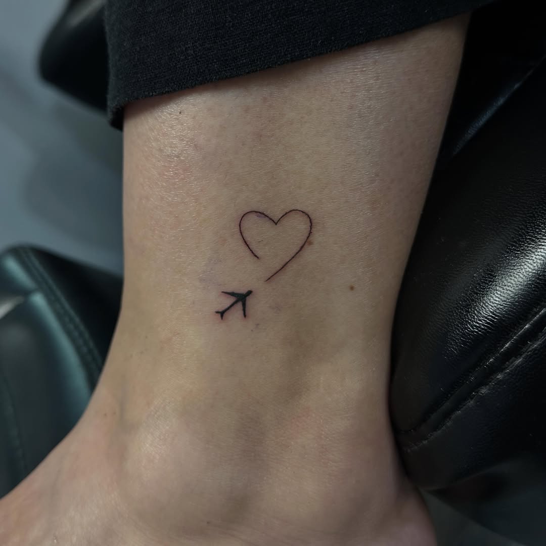 Tattoo by @izabella.tattoos — fine_line, minimalist