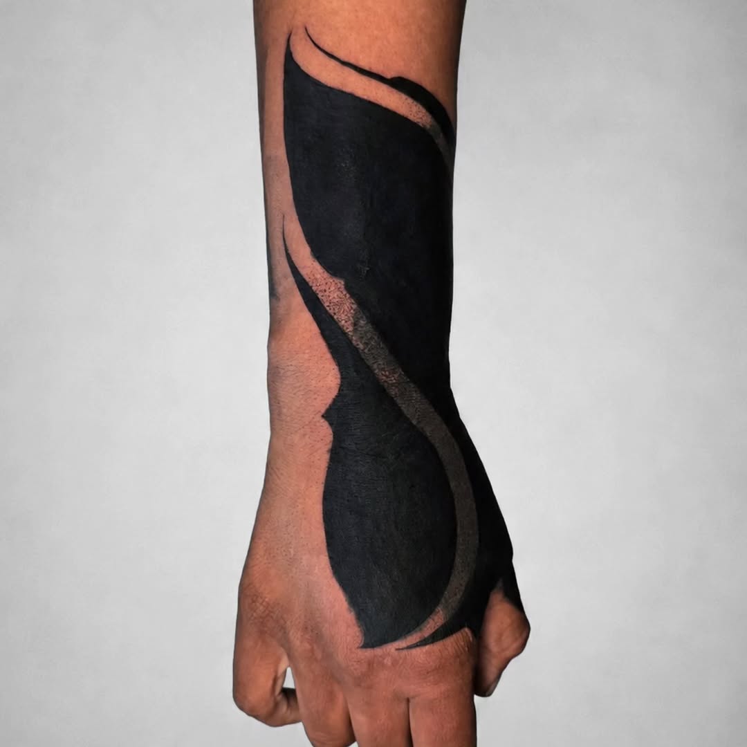 Tattoo by @ceso732 β blackwork