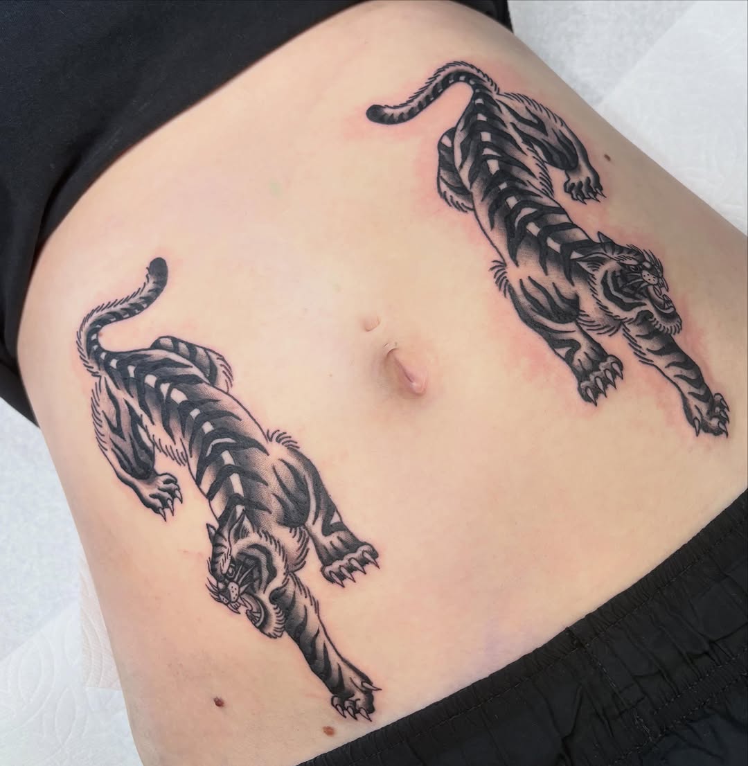 Tattoo by @lindseycvtattoo — black_and_grey, realism