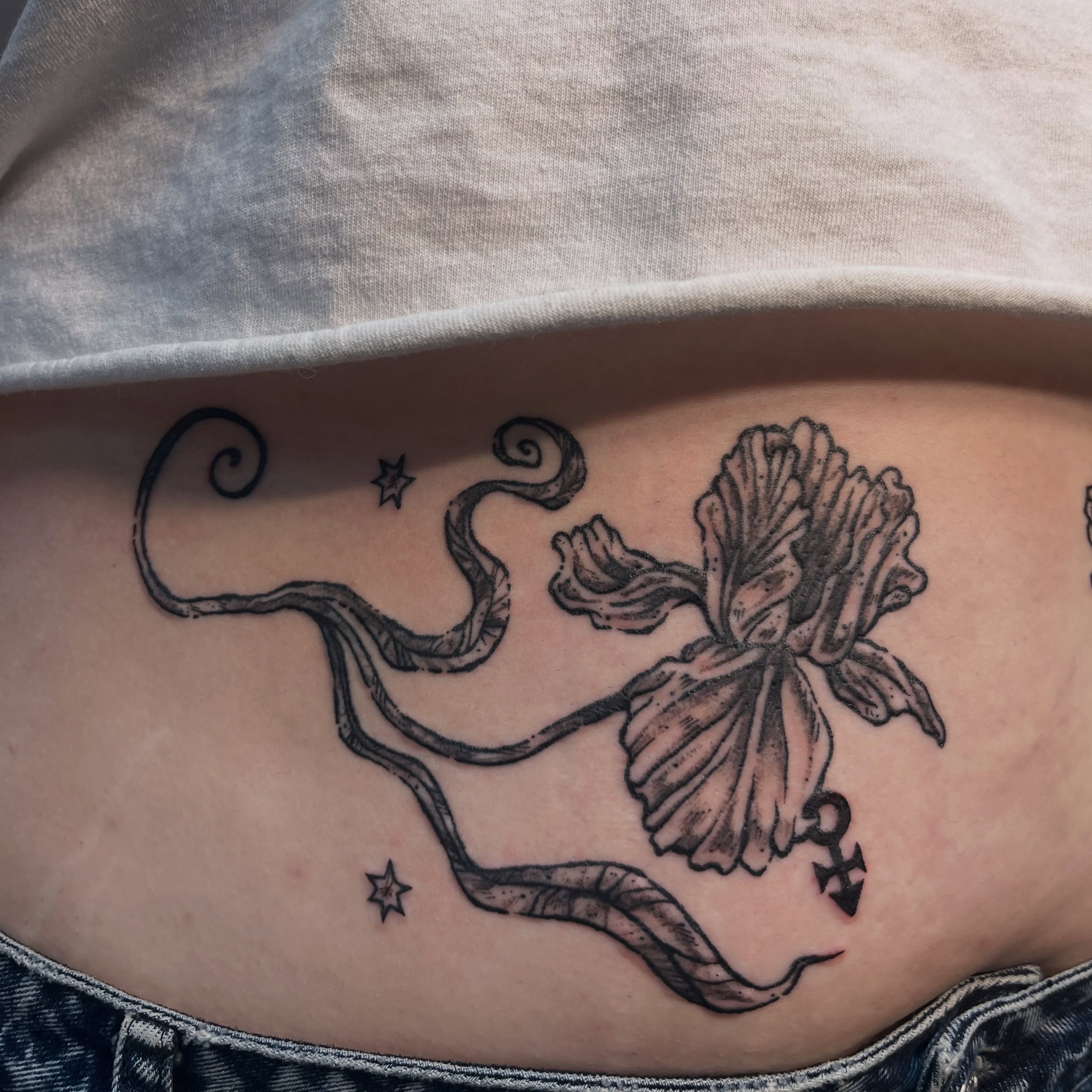 Tattoo by @little___altars โ black_and_grey