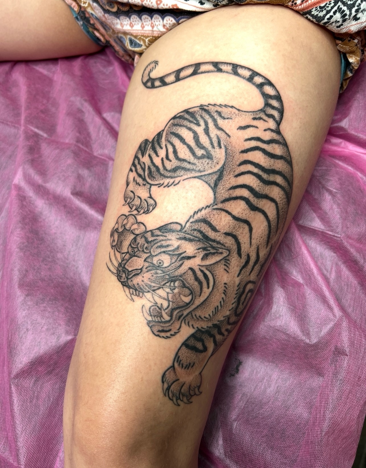 Tattoo by @brianaleflore — black_and_grey