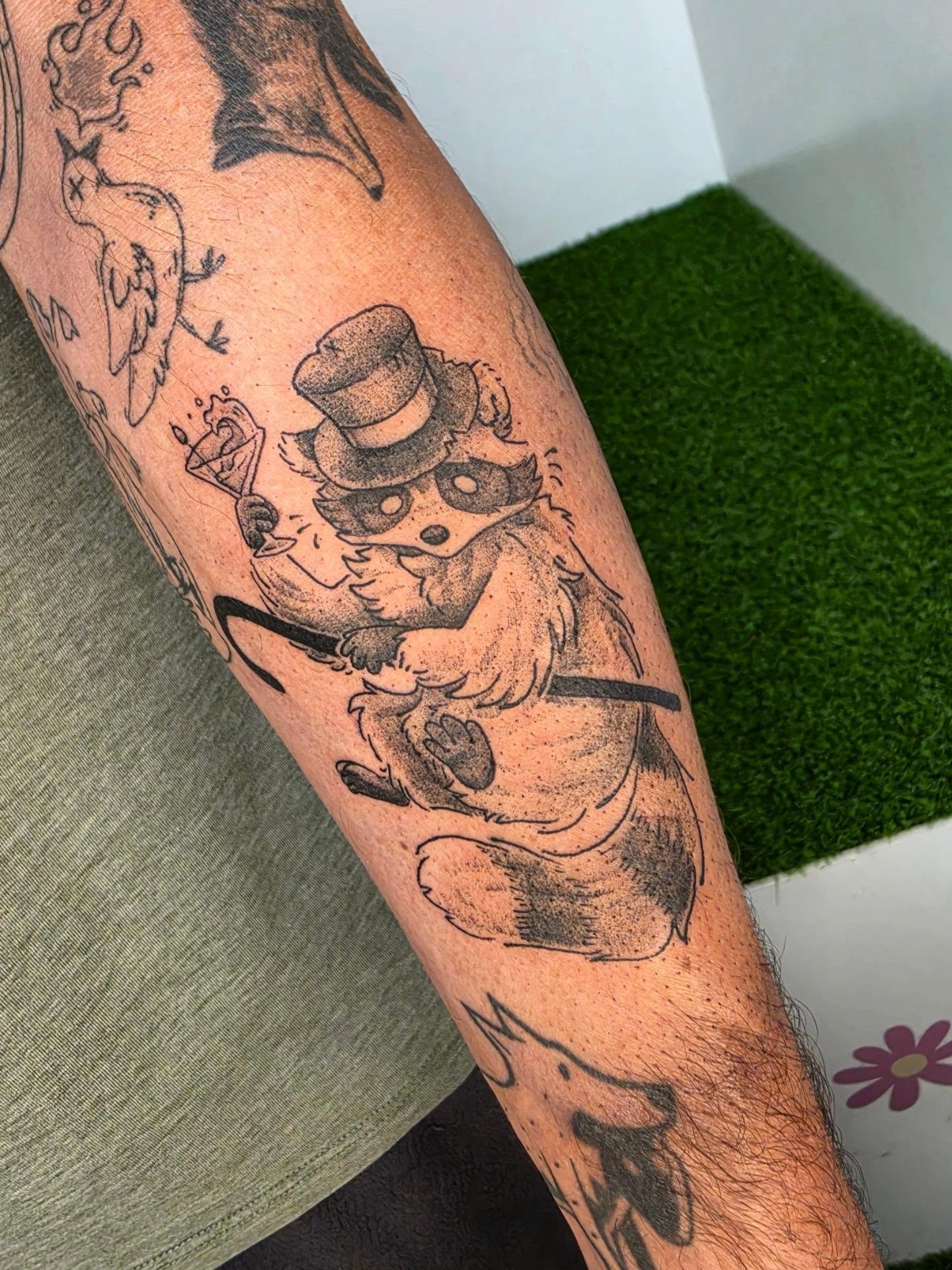 Tattoo by @lulus_tattoos_ — dotwork