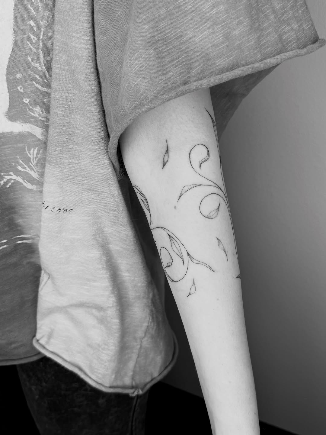 Tattoo by @ashleylorrainetattoos — fine_line, minimalist