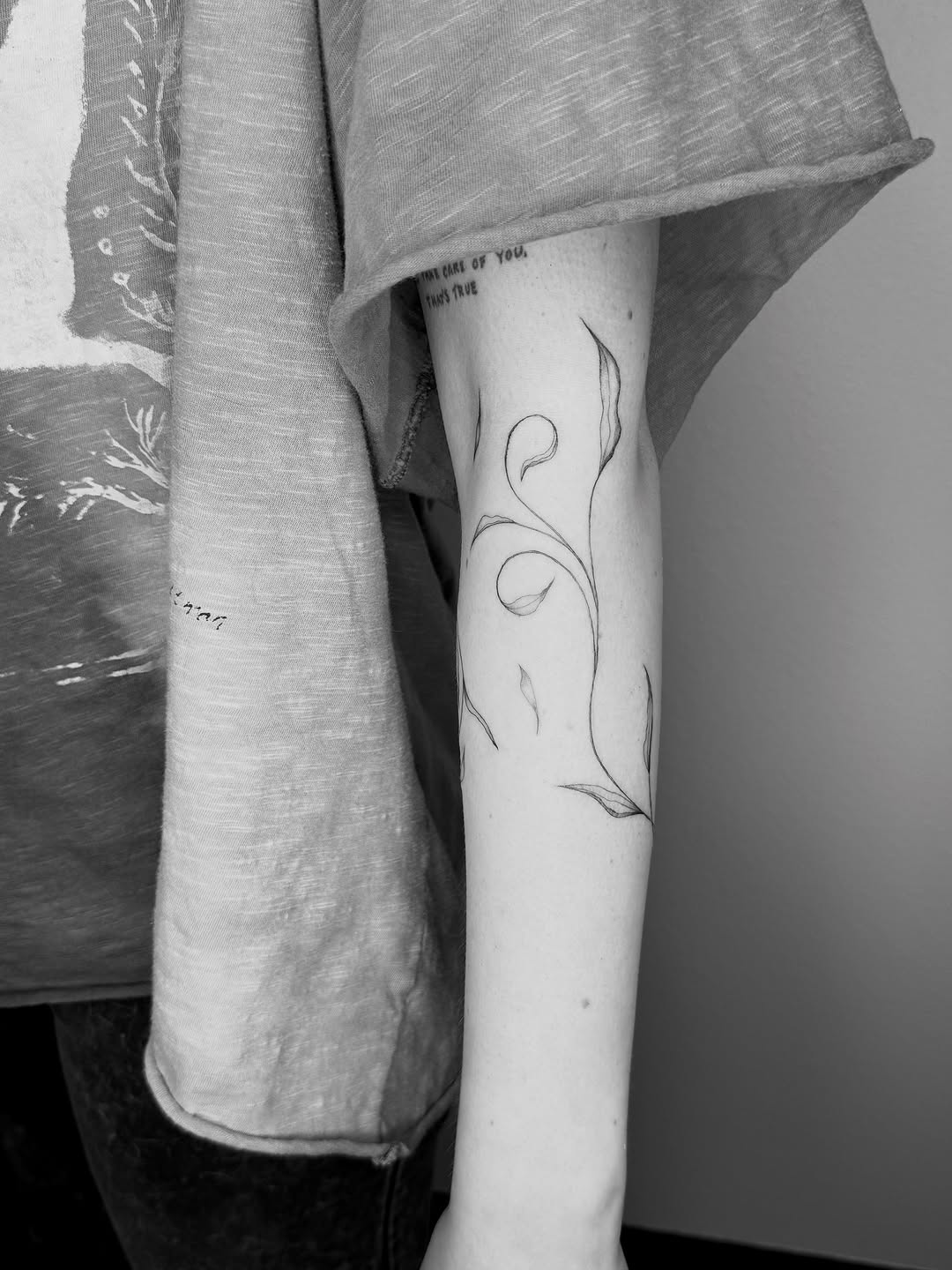 Tattoo by @ashleylorrainetattoos — fine_line, minimalist