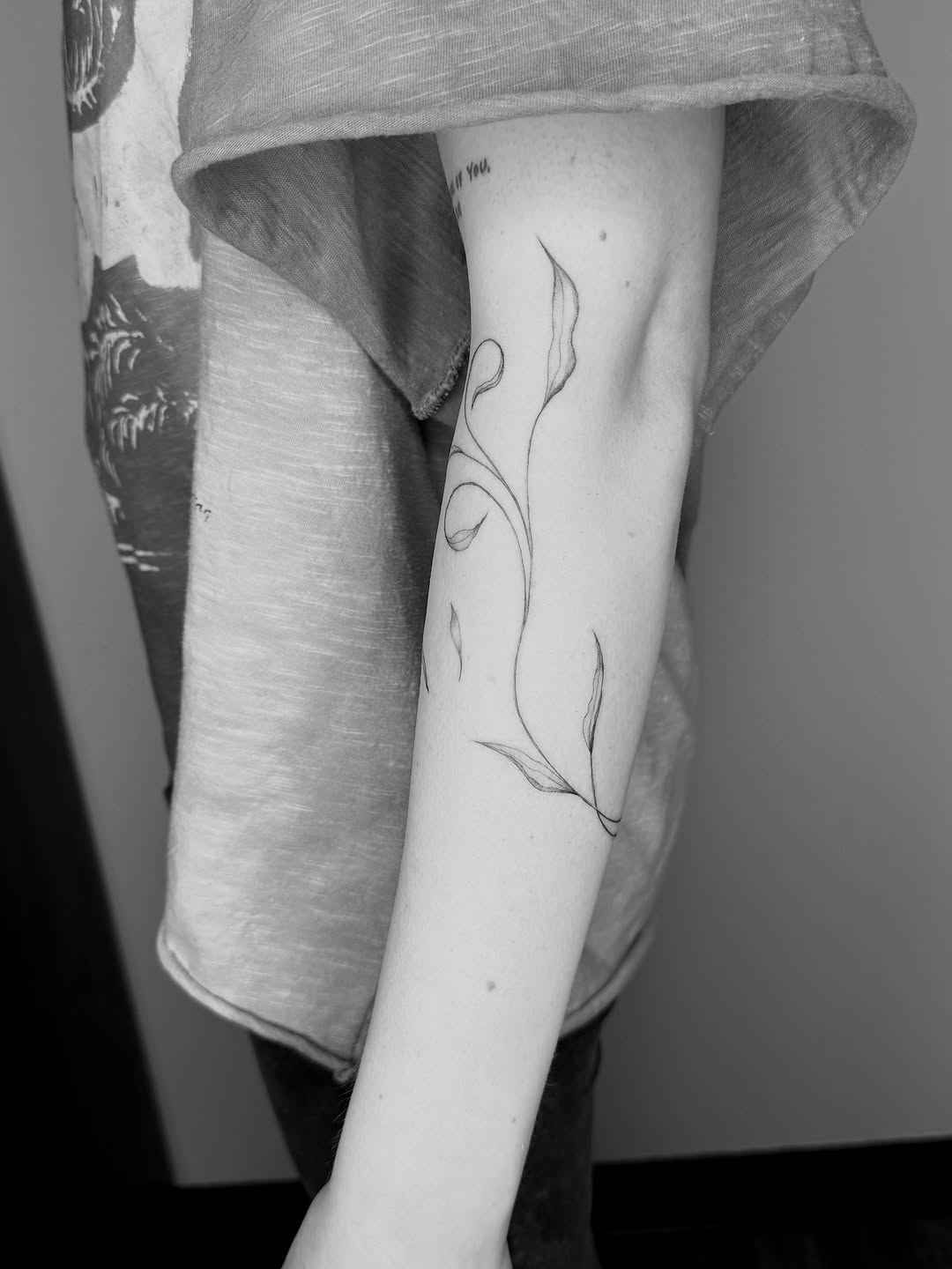 Tattoo by @ashleylorrainetattoos — fine_line, minimalist