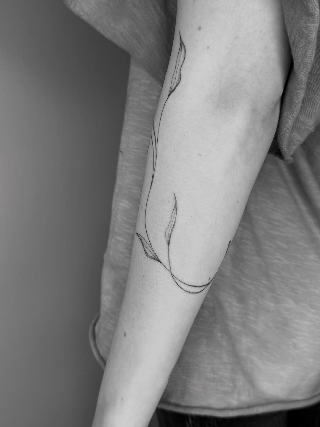 Tattoo by @ashleylorrainetattoos — fine_line, minimalist