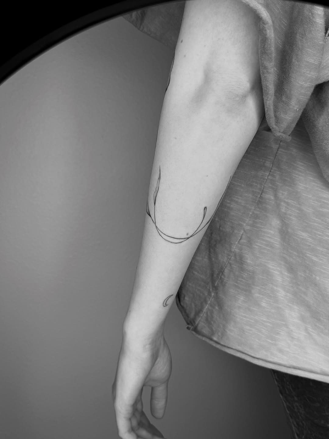 Tattoo by @ashleylorrainetattoos — fine_line, minimalist