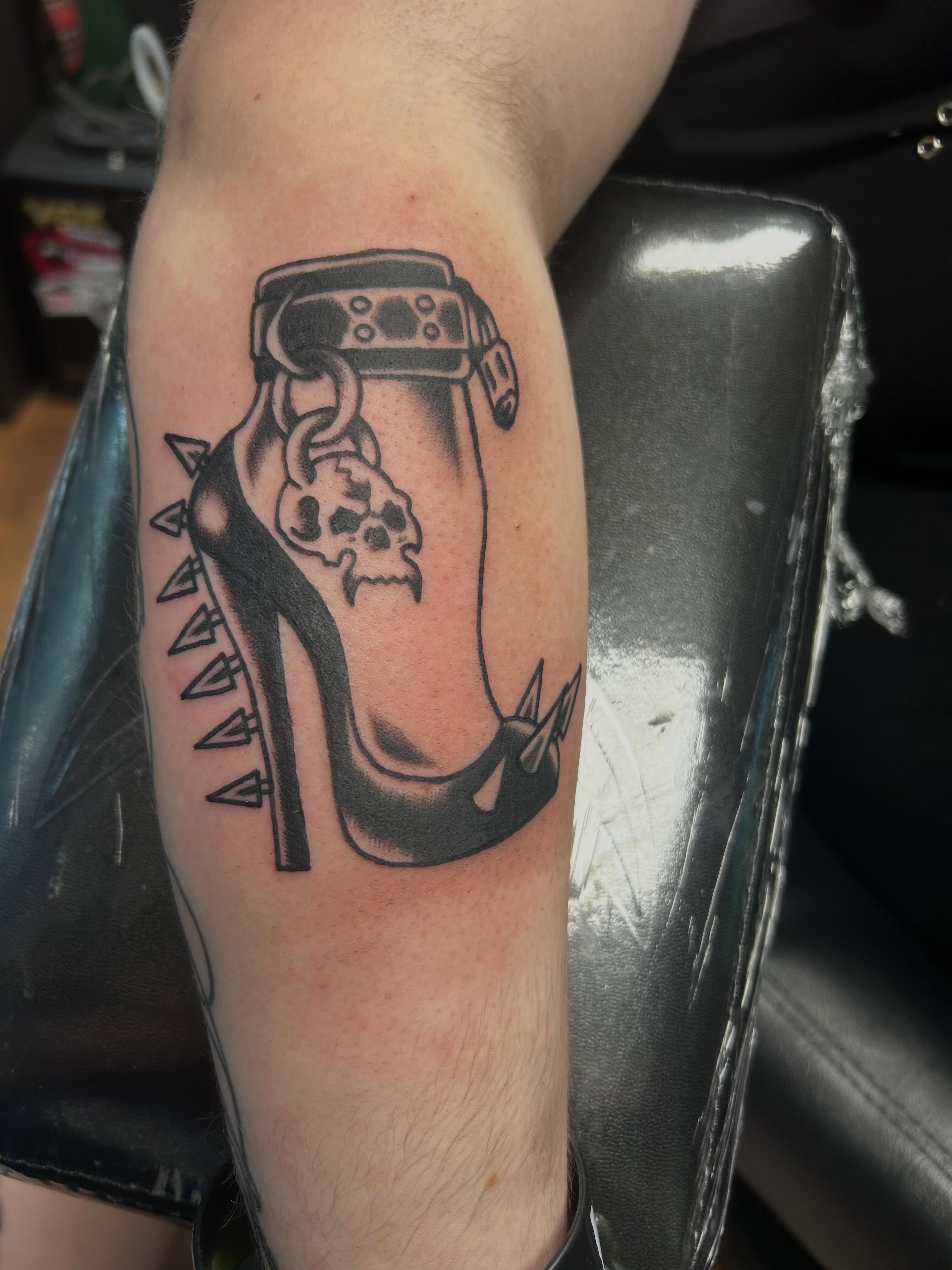 Tattoo by @la5k0_creati0n5 — black_and_grey