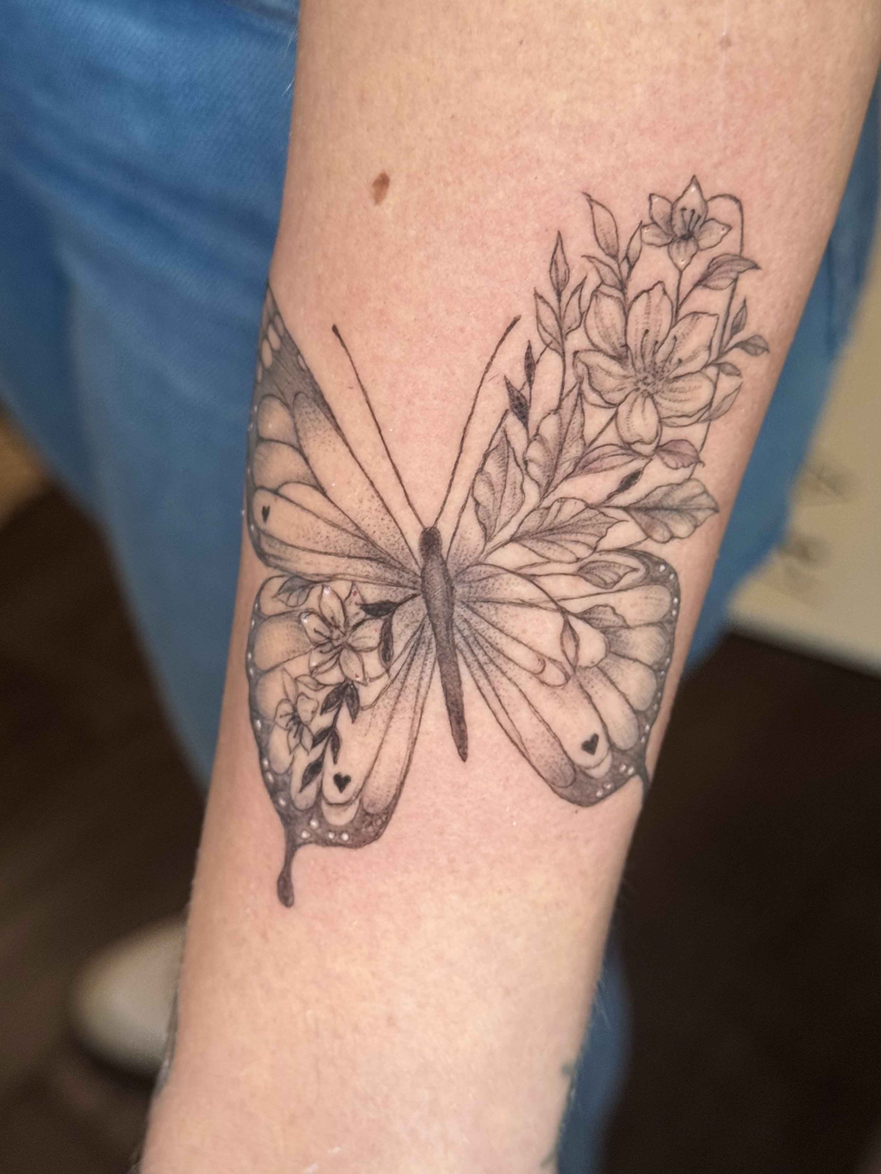 Tattoo by @alenanebotattoos — fine_line, black_and_grey