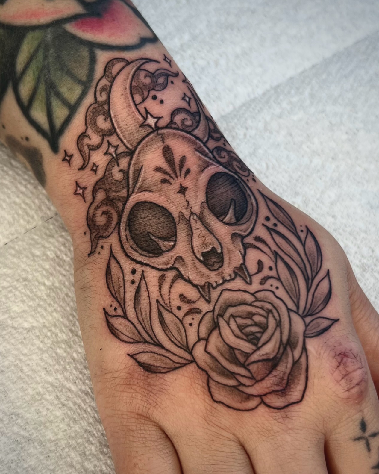 Tattoo by @olympe_ktattoos — black_and_grey