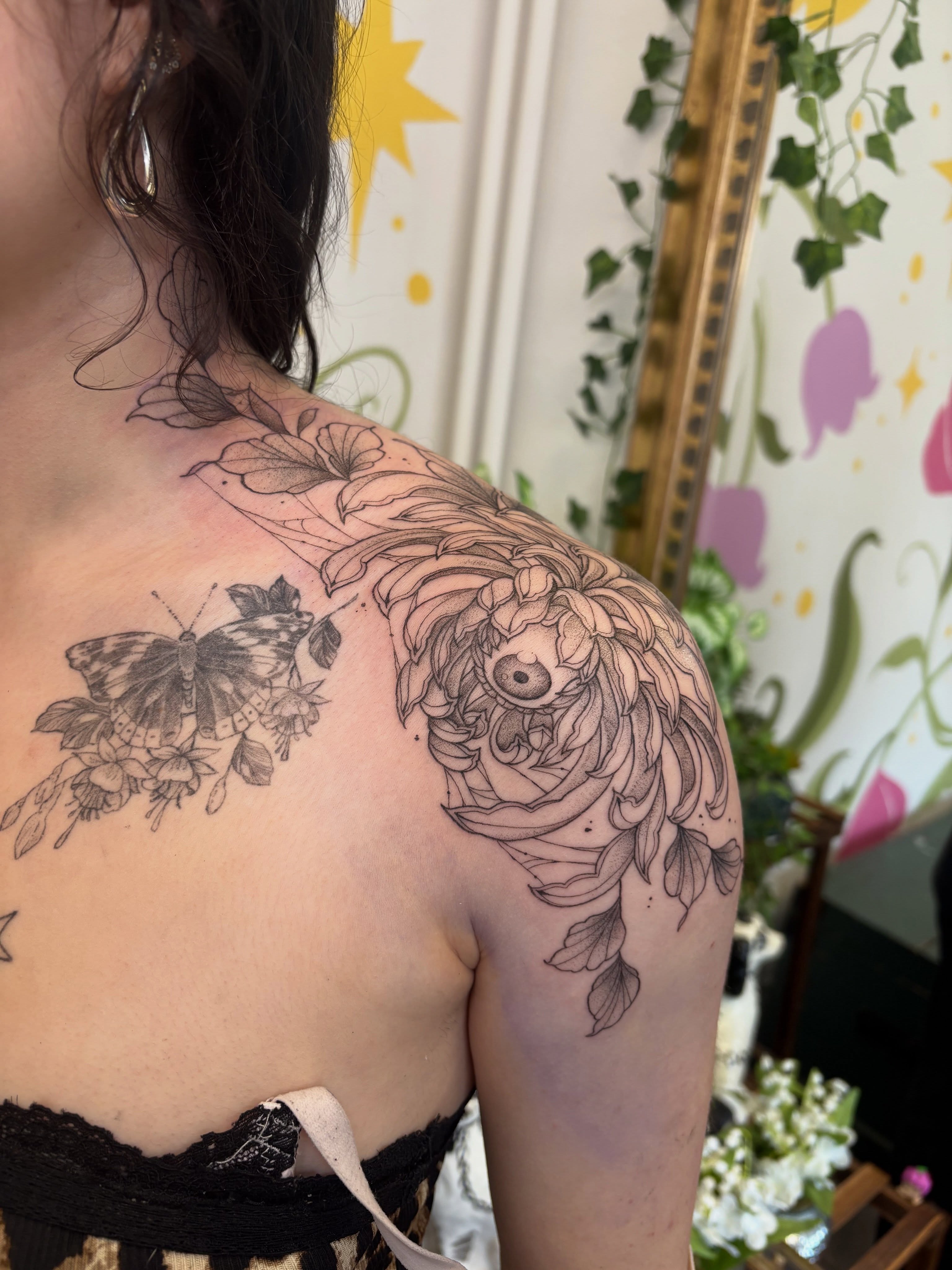 Tattoo by @amberloutattoo — black_and_grey