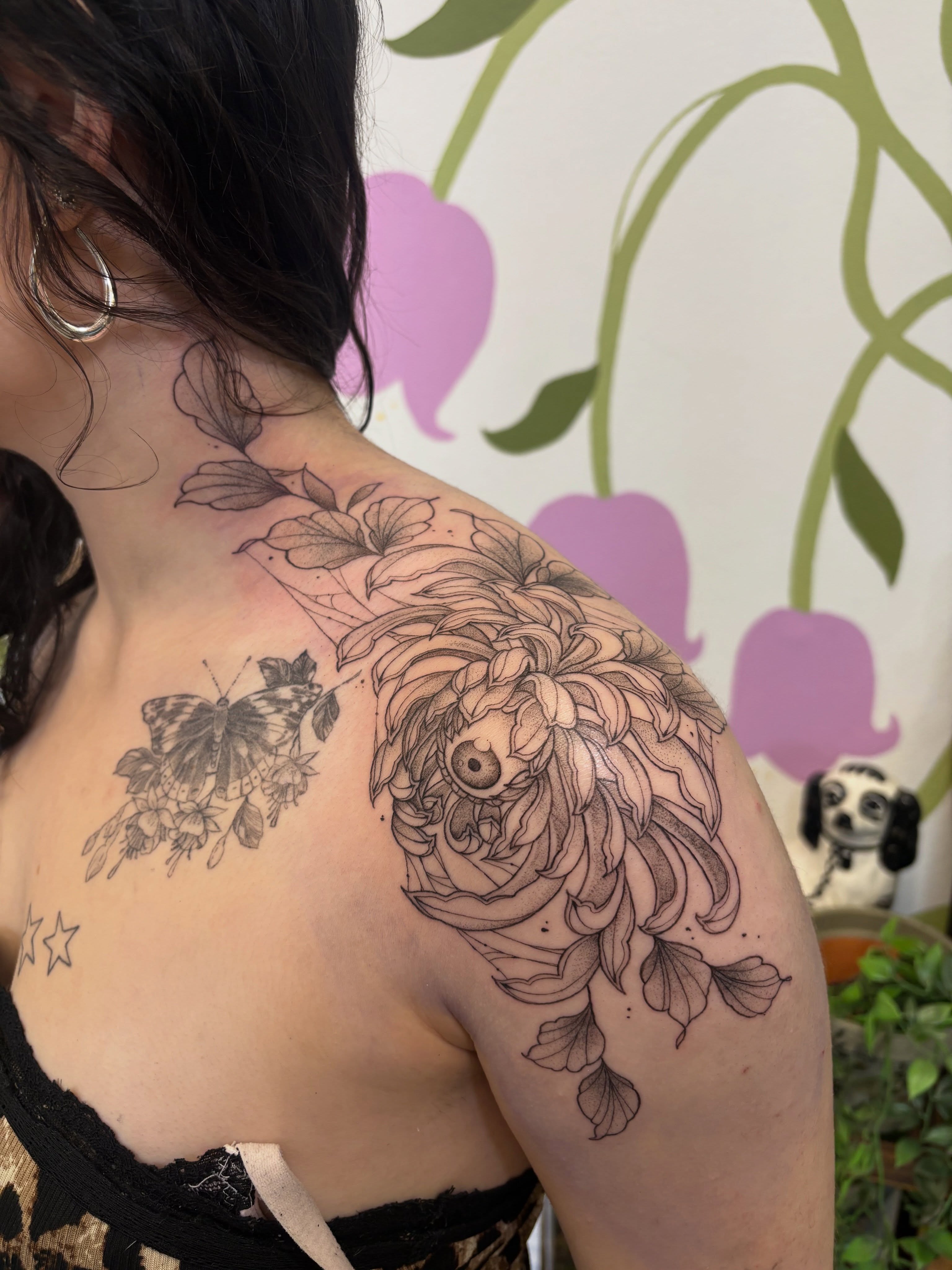 Tattoo by @amberloutattoo — black_and_grey