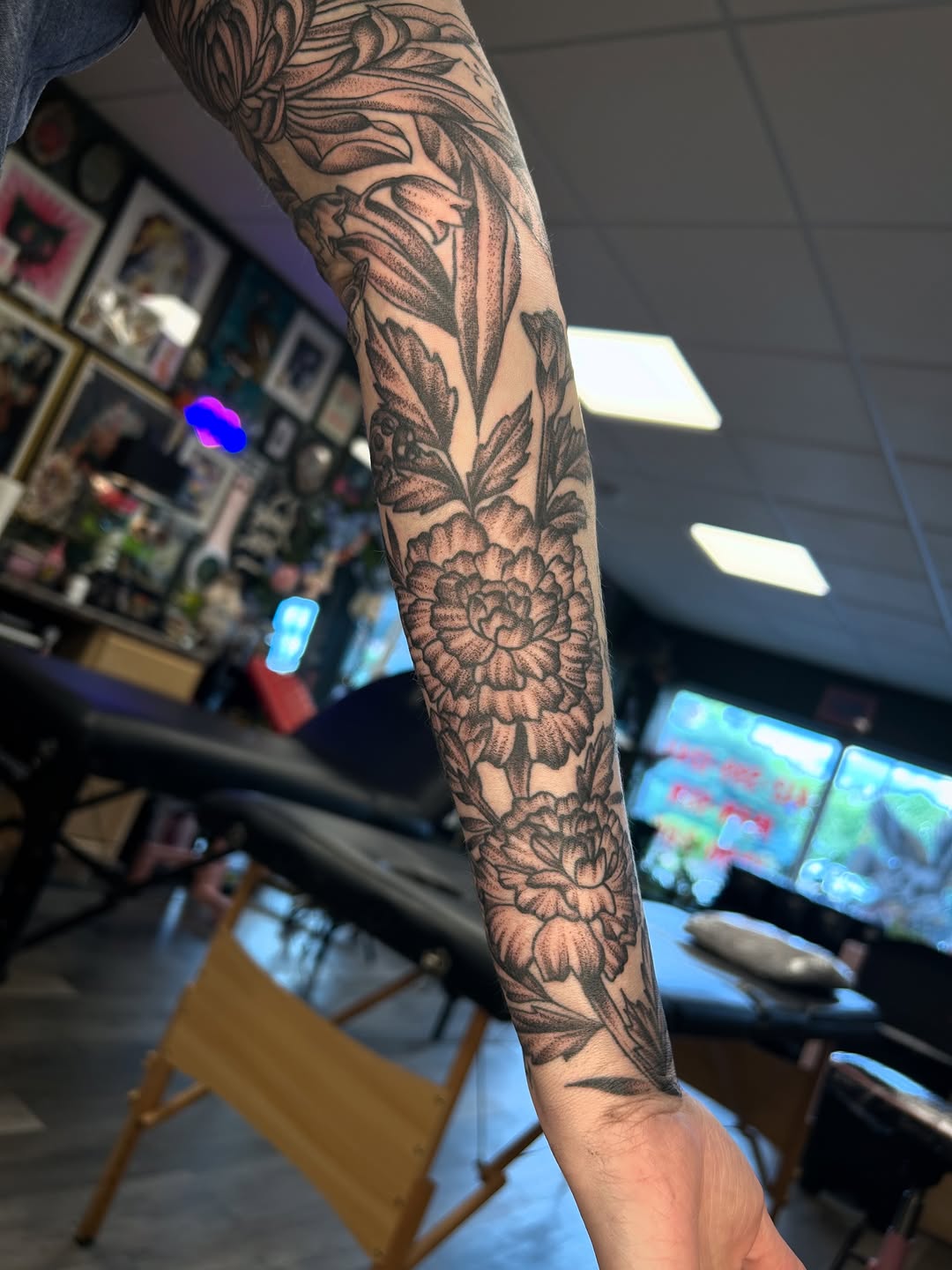 Tattoo by @audberry_tattoo — black_and_grey, dotwork