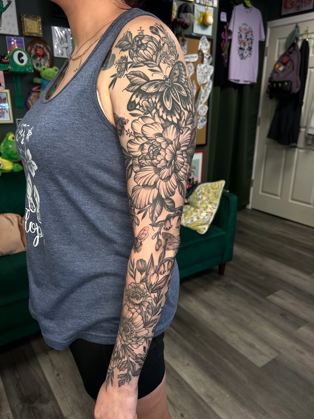 Tattoo by @audberry_tattoo — black_and_grey, fine_line