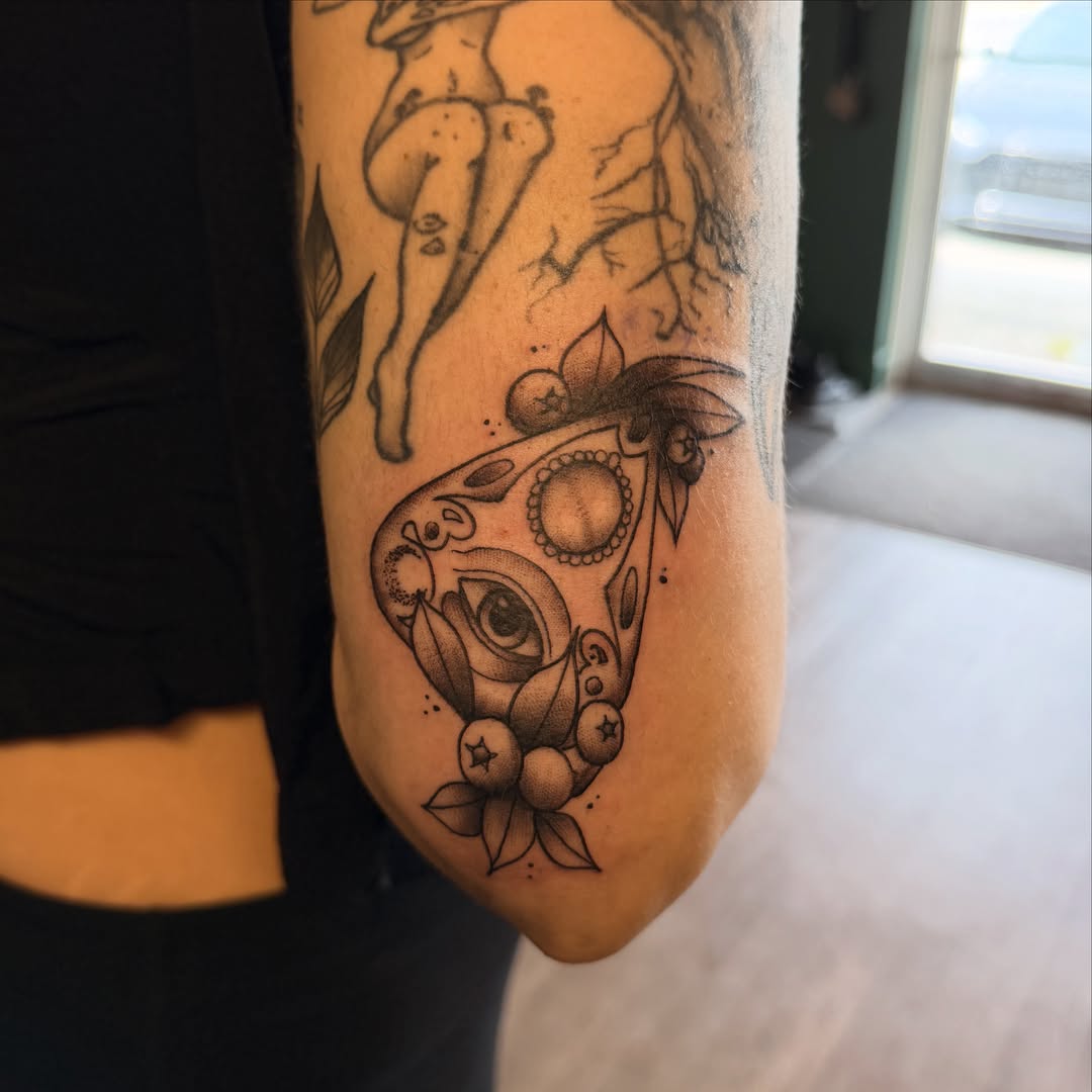 Tattoo by @mylenemassacre — dotwork, black_and_grey