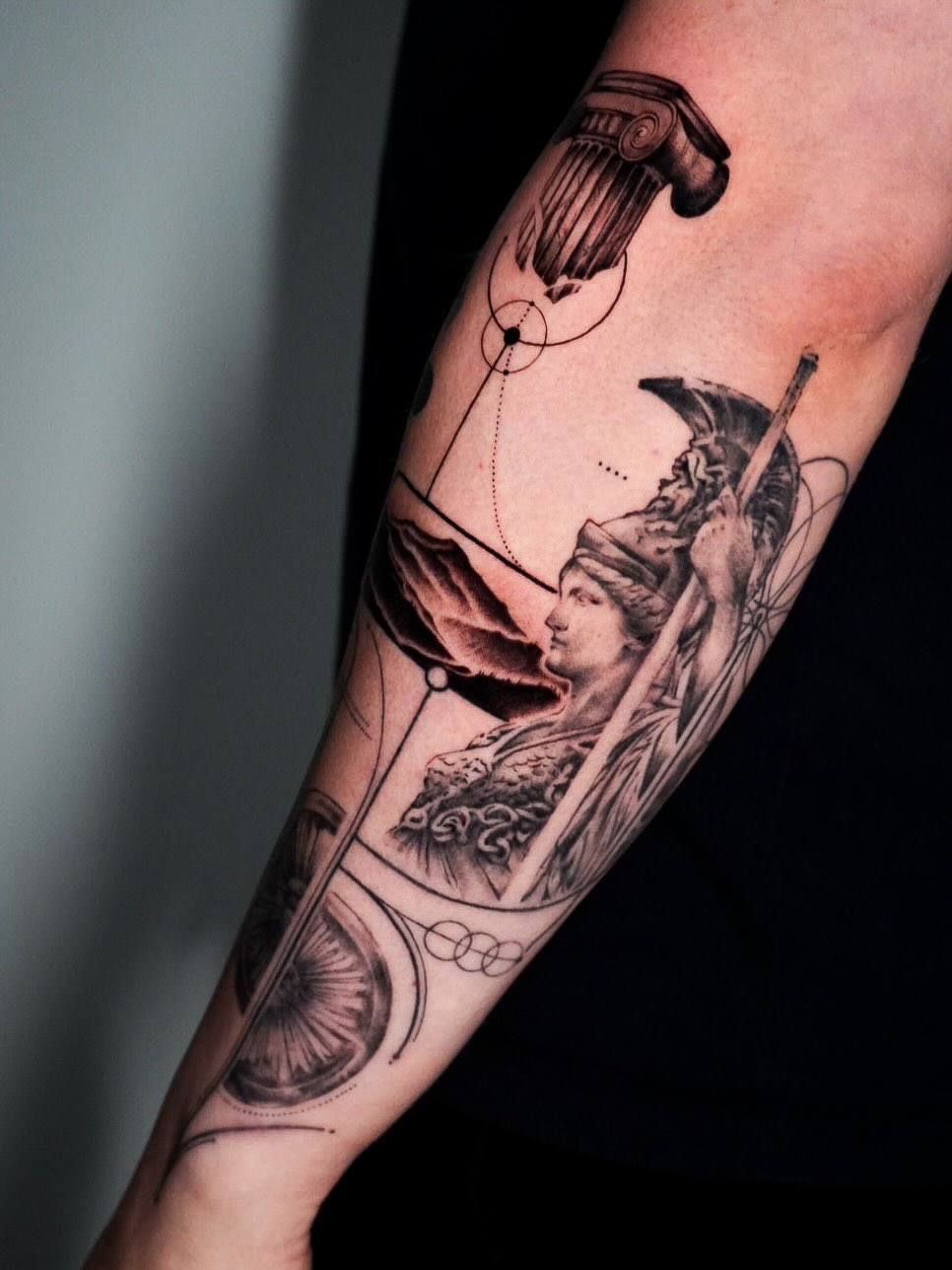 Tattoo by @moitattoo — black_and_grey, geometric
