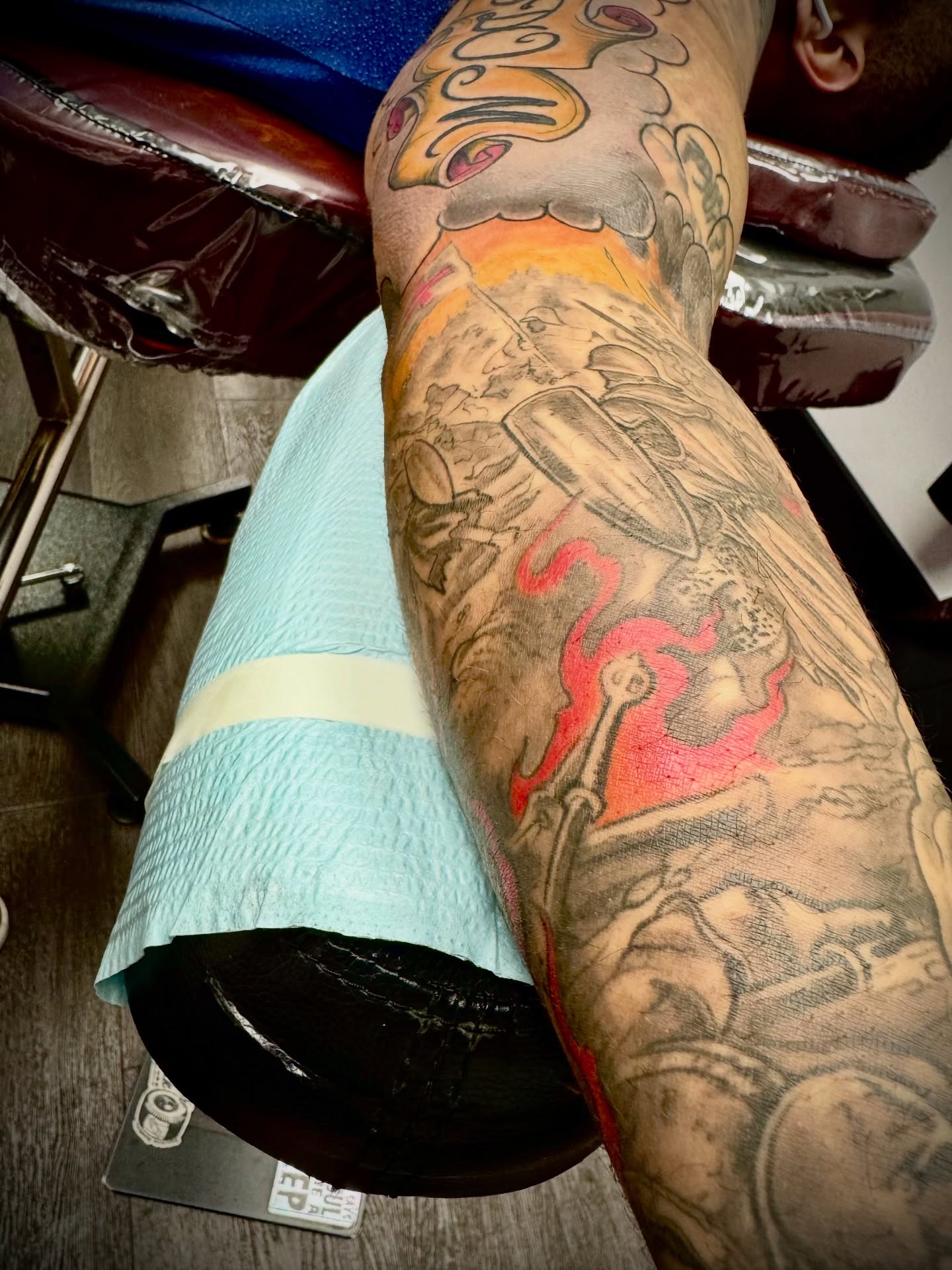 Tattoo by @vanisorr — american_traditional, dotwork