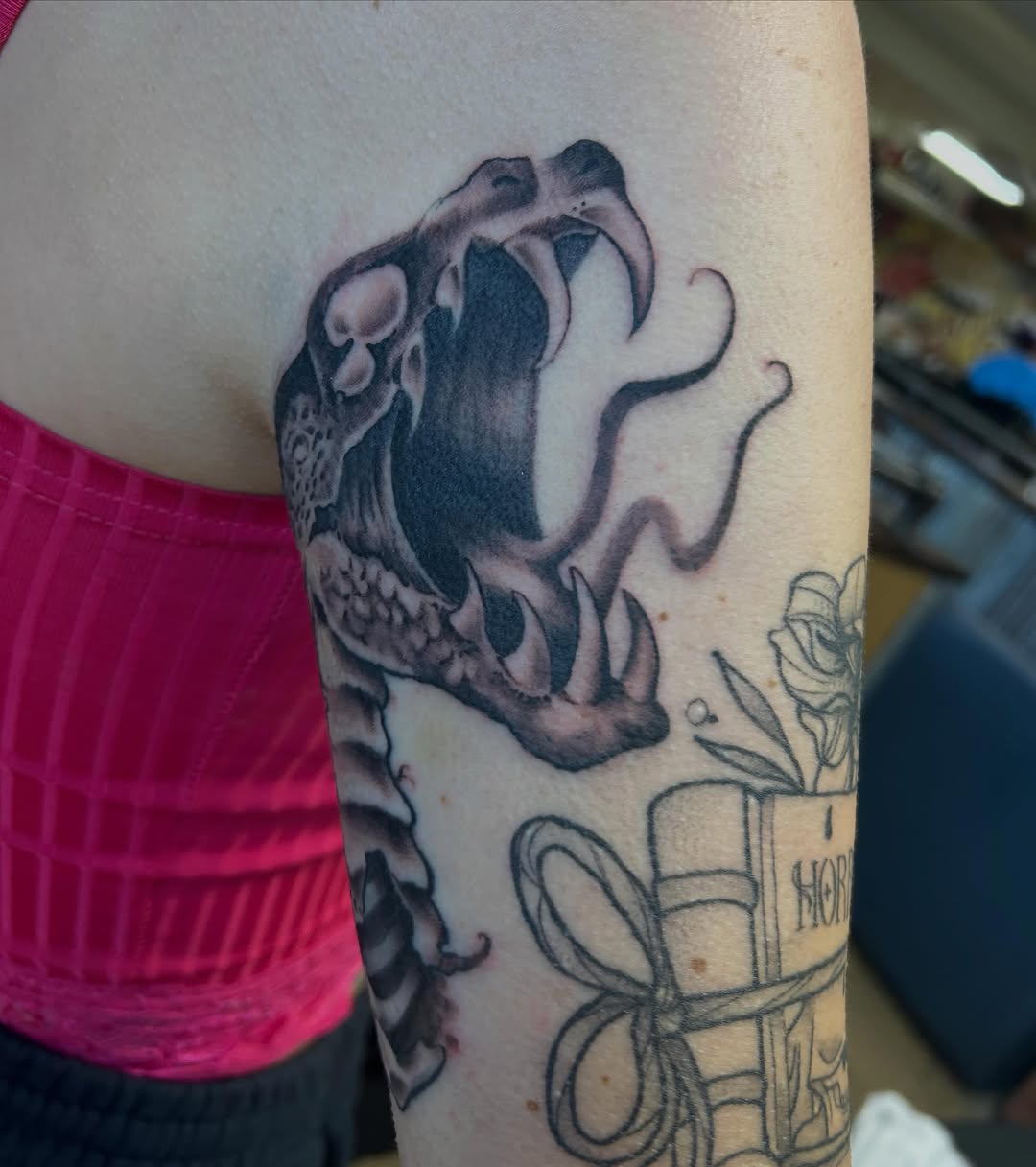 Tattoo by @eelliizzza — black_and_grey, realism
