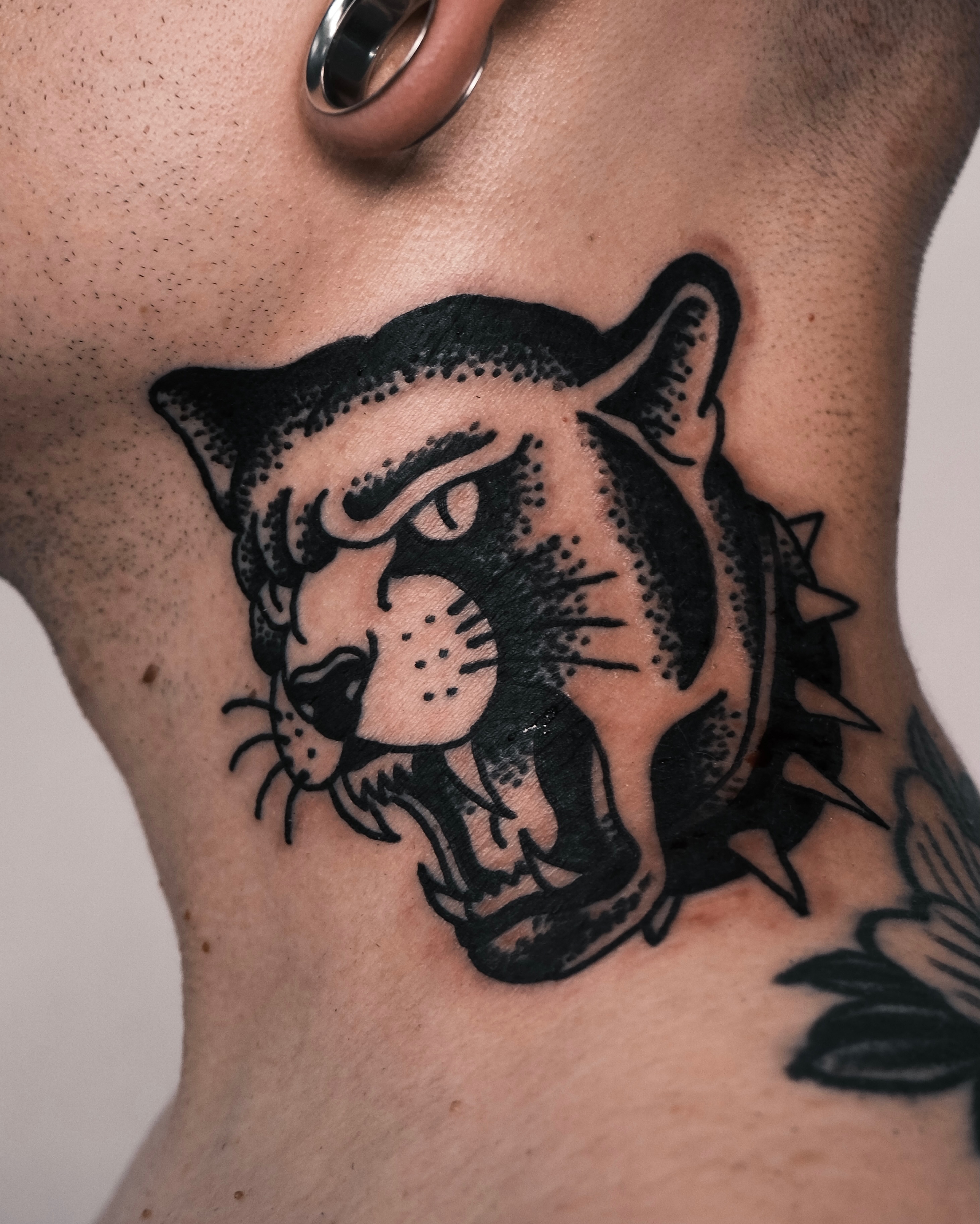 Tattoo by @quentin_tattoorino — dotwork