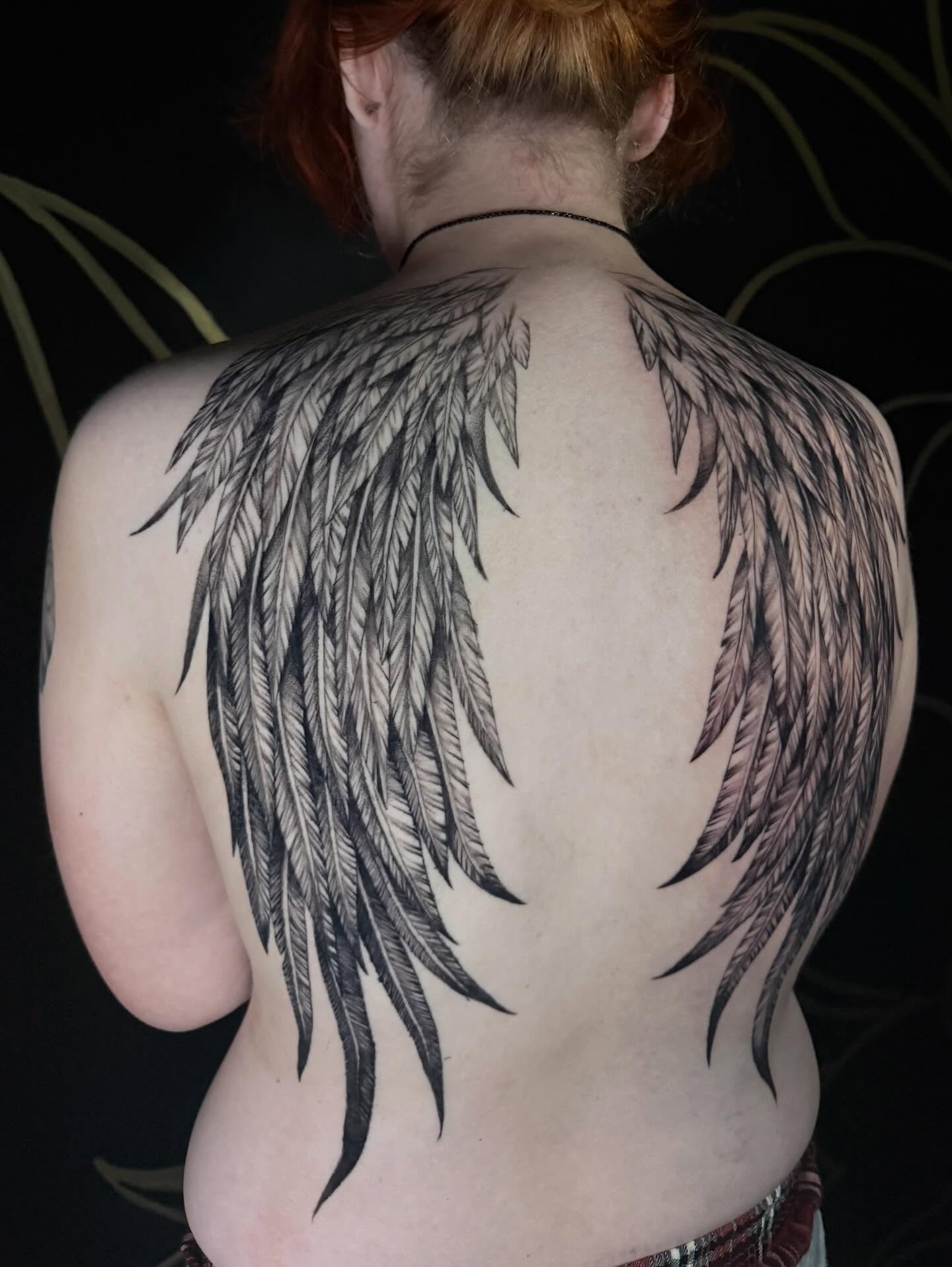 Tattoo by @lanaslines β black_and_grey