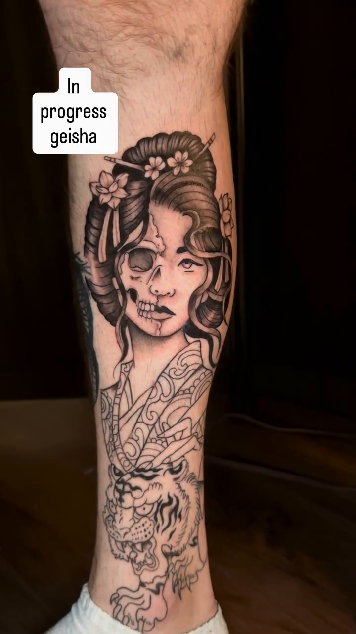 Tattoo by @lindseybendsey — japanese_irezumi, black_and_grey