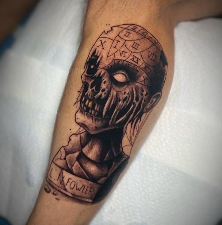Tattoo by @leawhite_tattoos — black_and_grey, realism