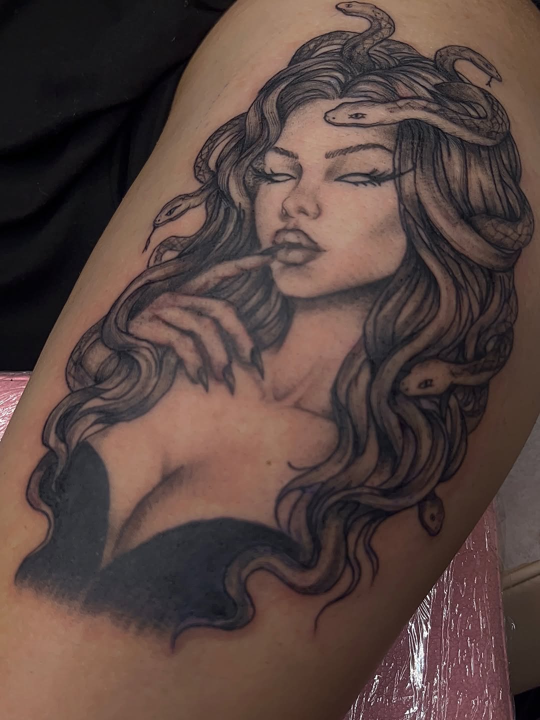 Tattoo by @xlynaeink — black_and_grey, realism